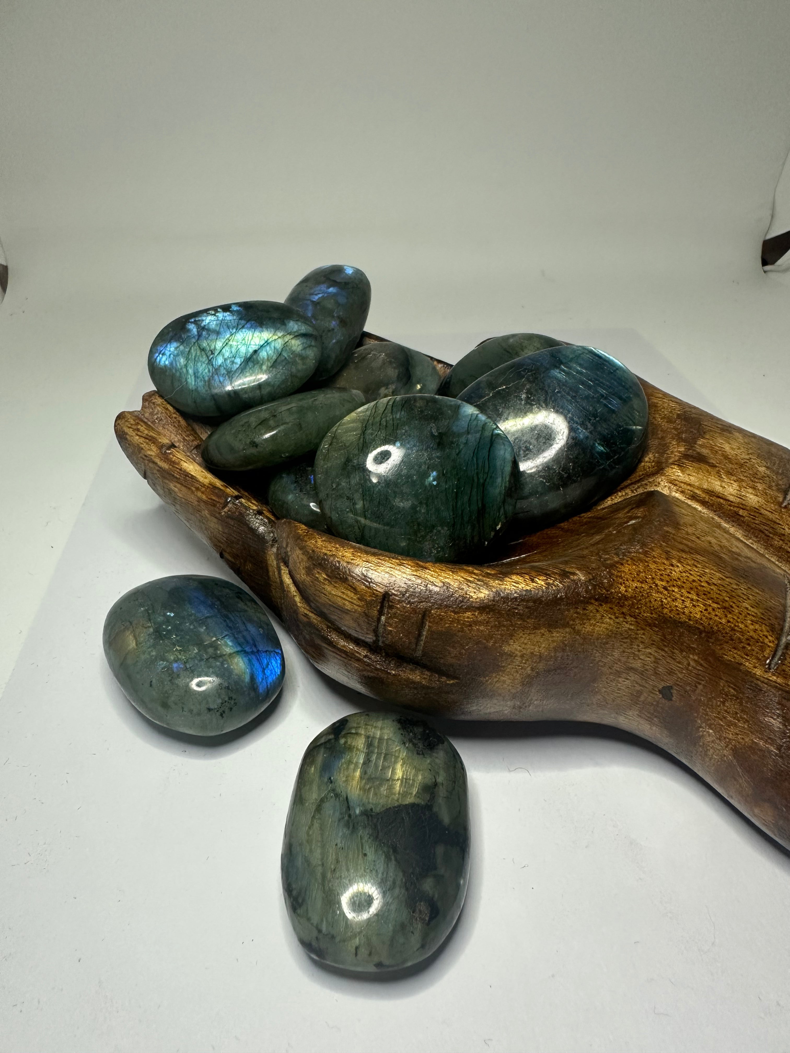 Labradorite Palm Stones with Beautiful Flash – Approx. 50g