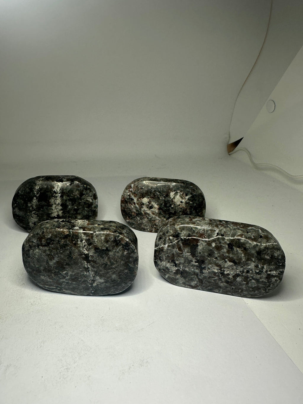 Large Yooperlite Palm Stone – 110g