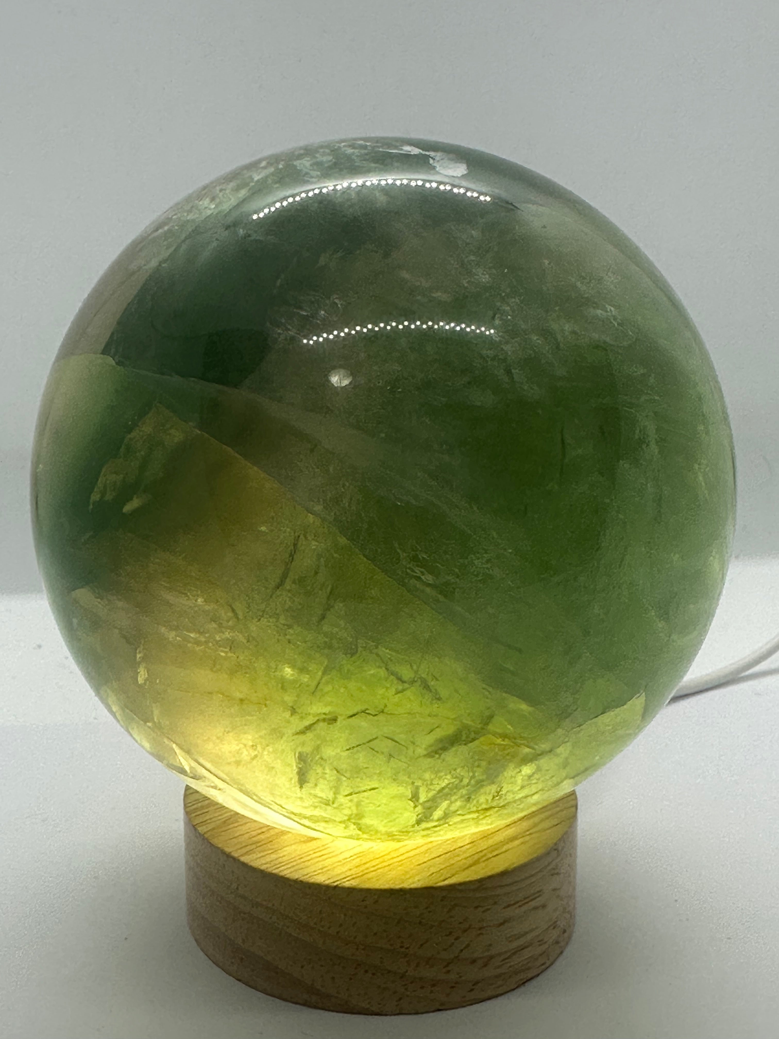 Fluorite Sphere – 100mm / 1.69kg