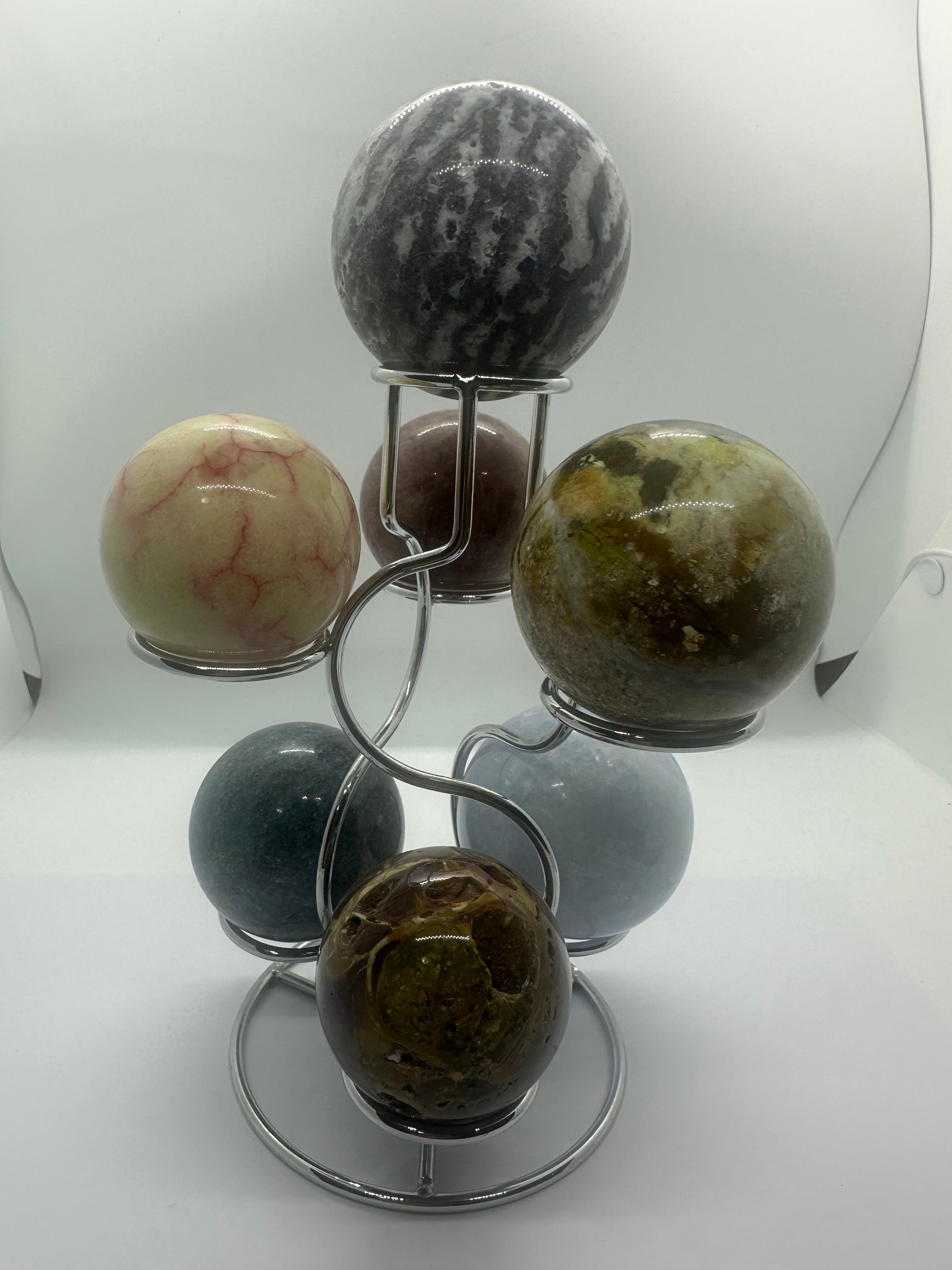 Metal sphere holder / holds 7 spheres