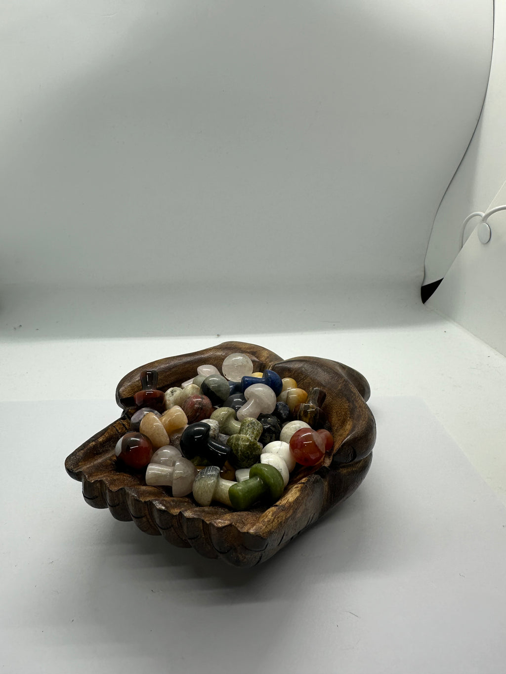 Mini Crystal Mushroom – 23mm / 6g

Crystal mushroom carvings are often chose