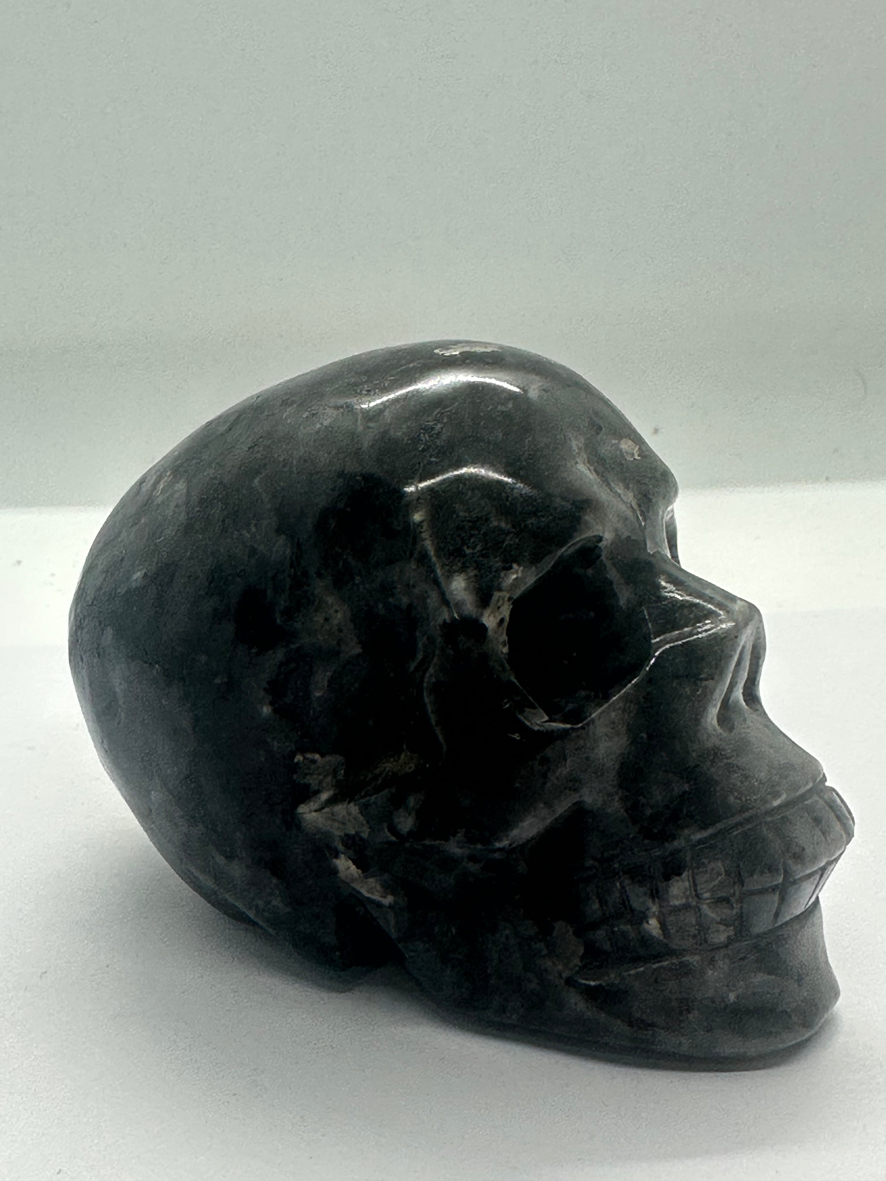Lava Stone Skull – 557g