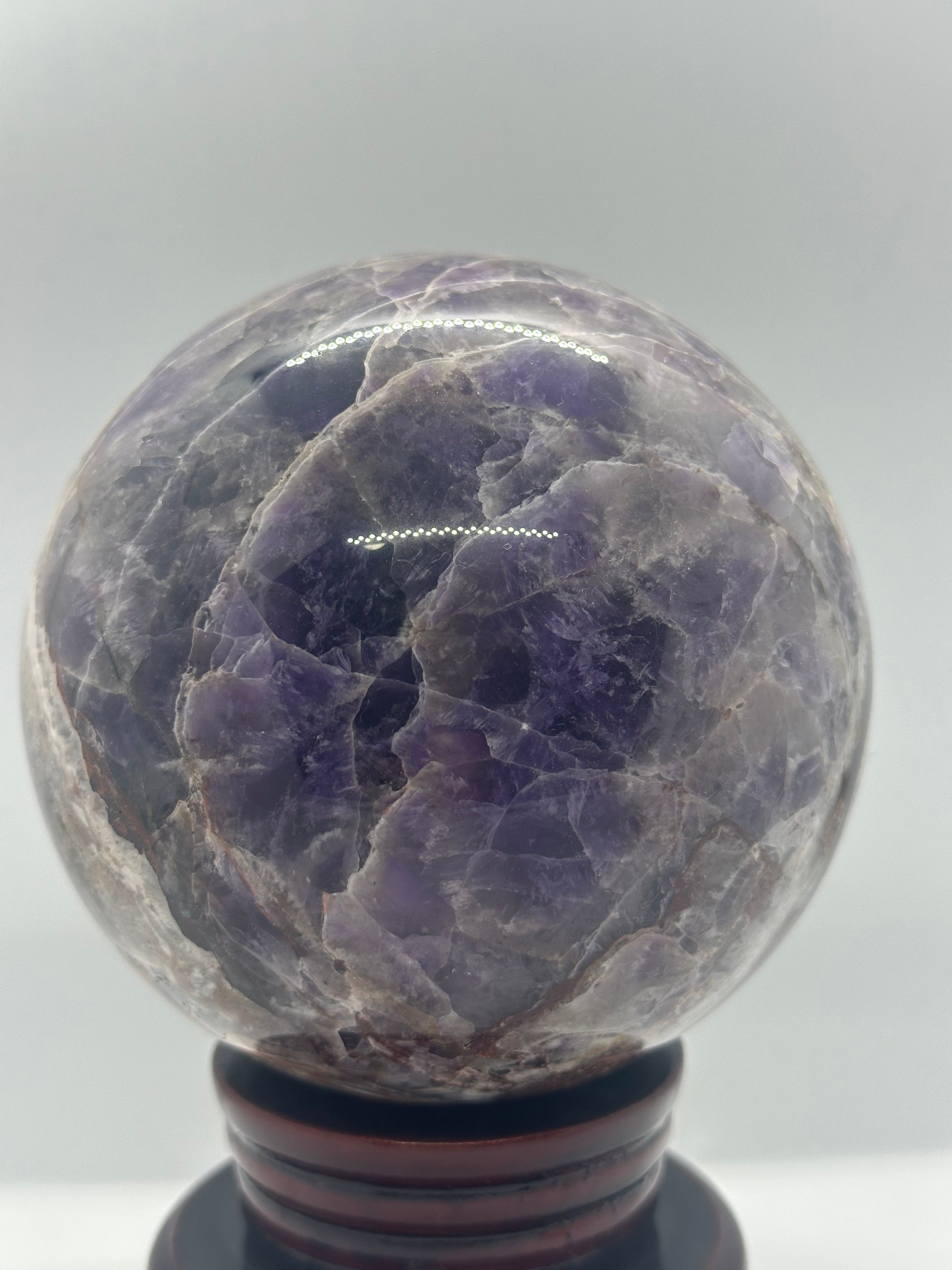 Amethyst Agate Sphere – 1.92kg (110mm Diameter)