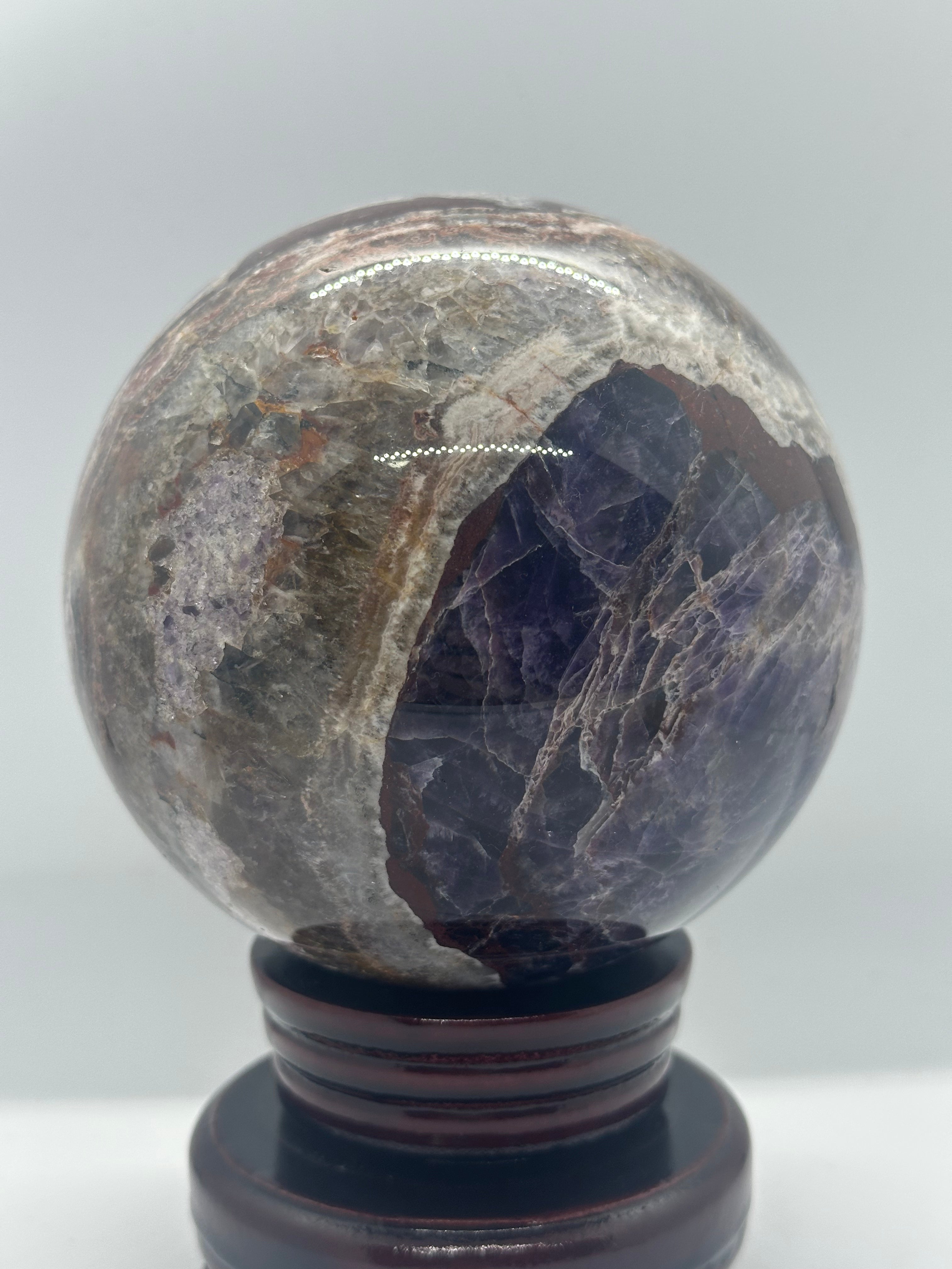 Amethyst Agate Sphere – 1.92kg (110mm Diameter)