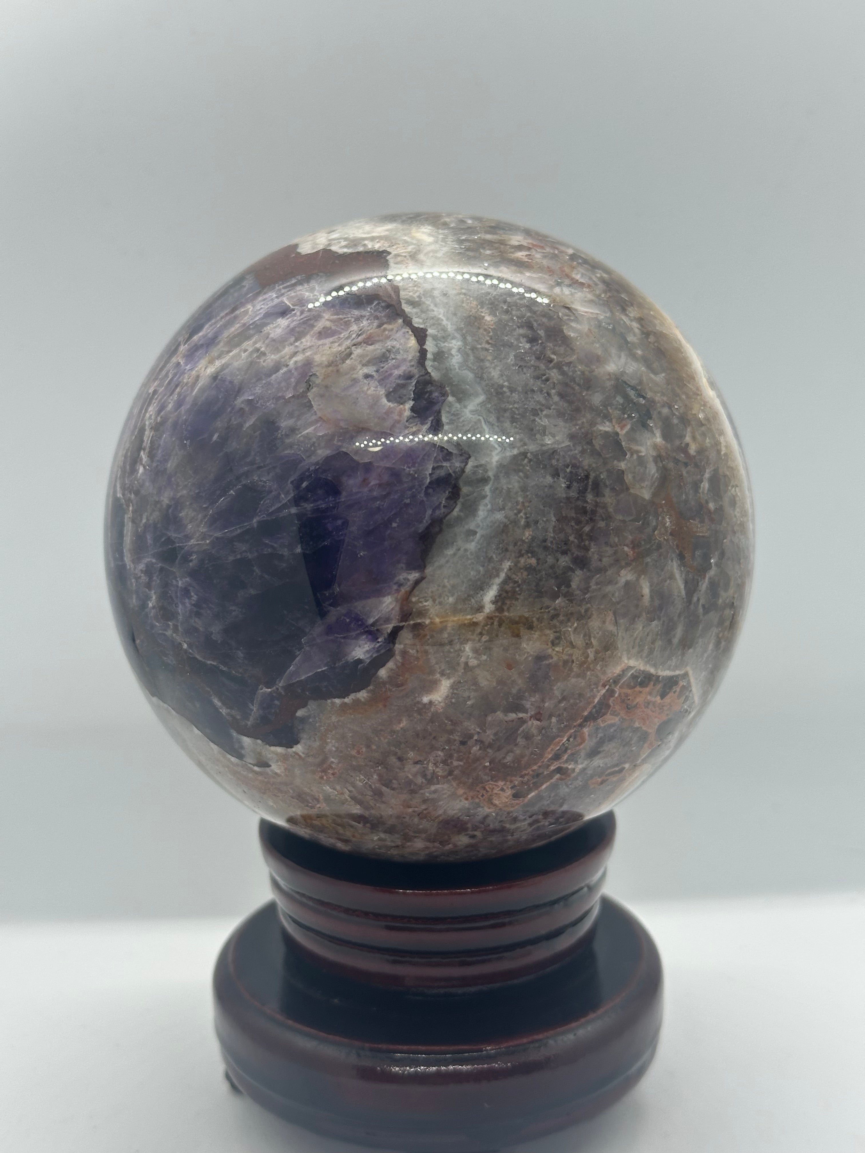 Amethyst Agate Sphere – 1.92kg (110mm Diameter)