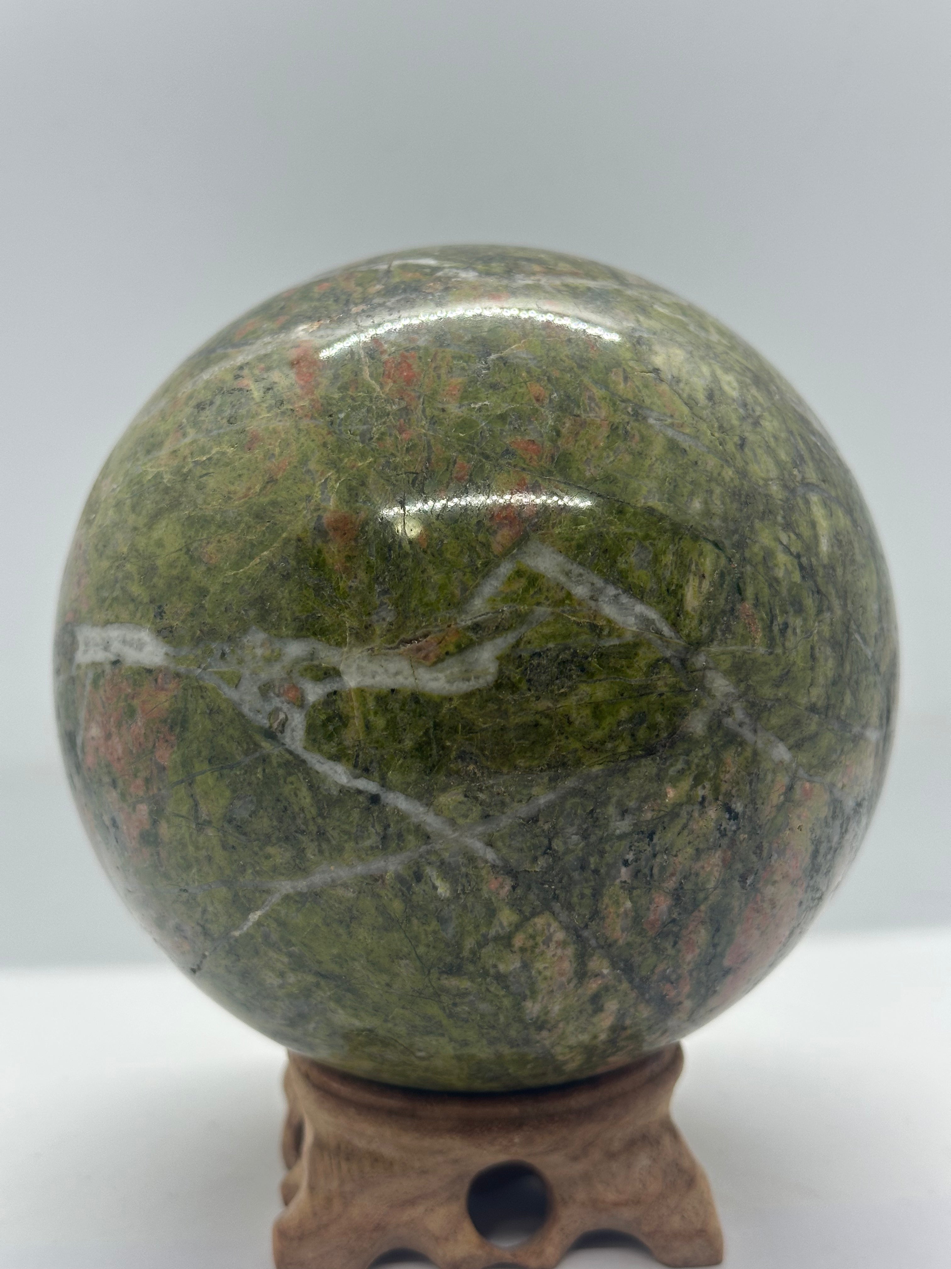 Unakite Sphere with Quartz Lines – 2.33kg (115mm Diameter)