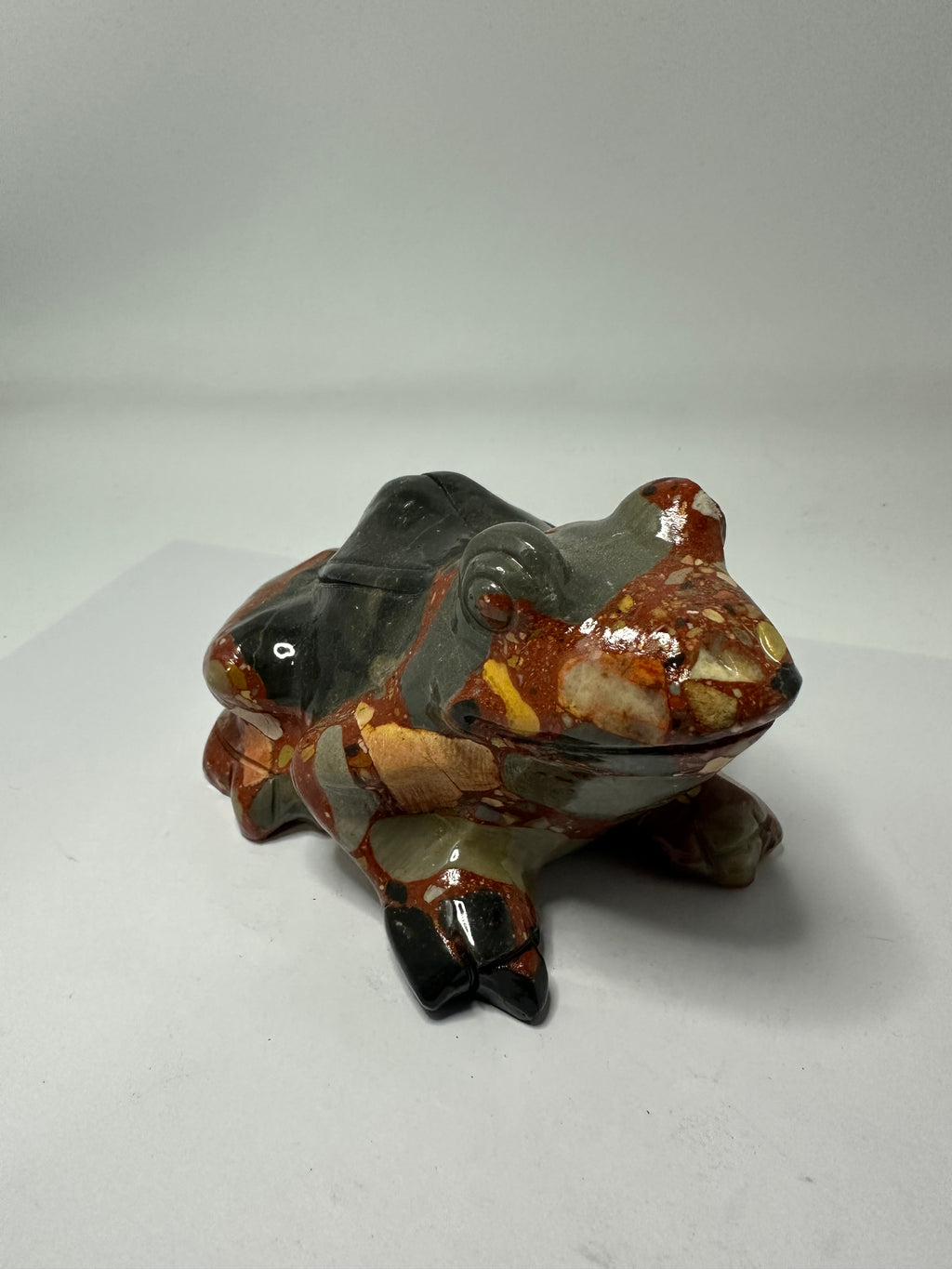Longken jade frog carving