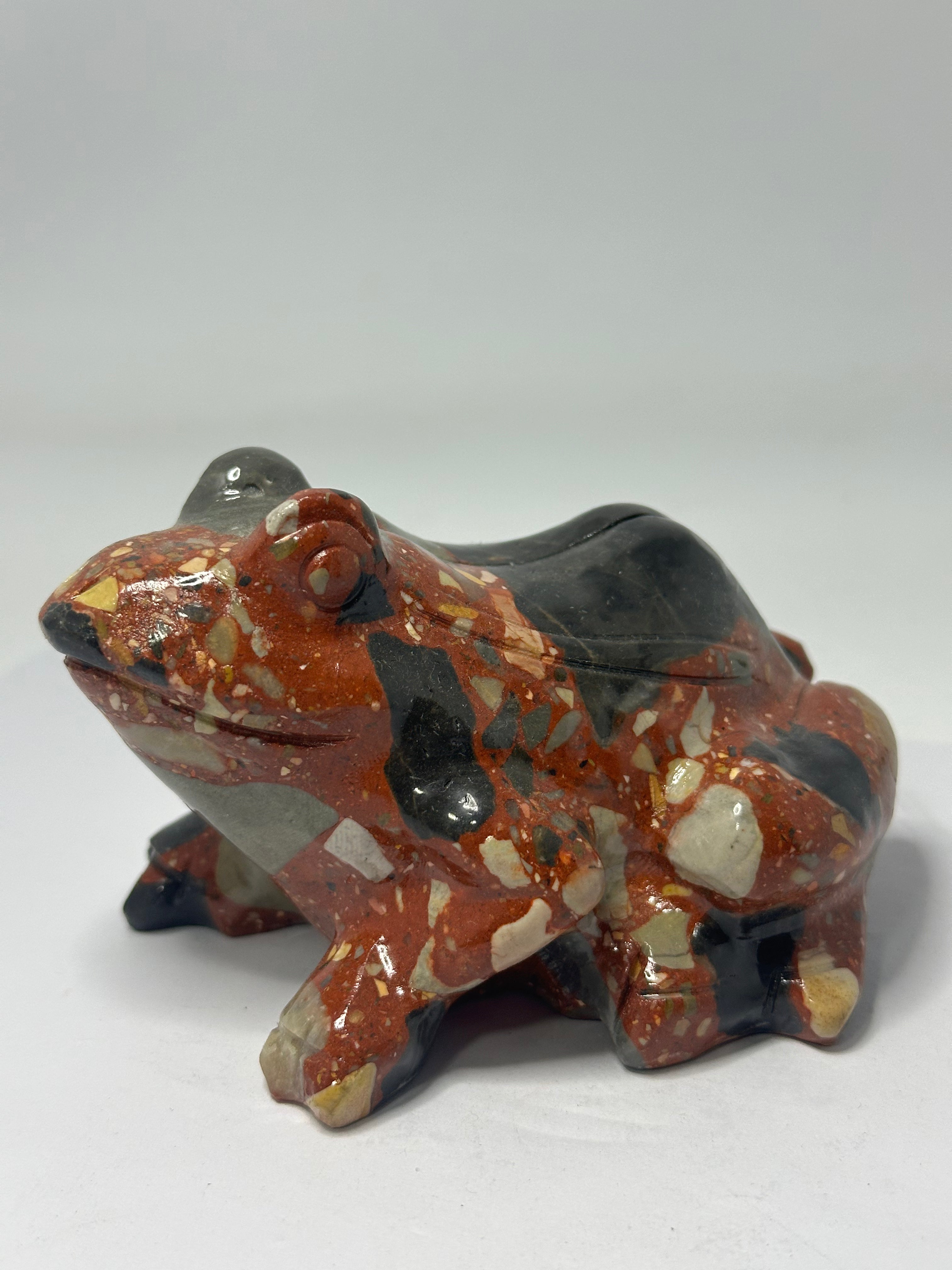 Longken jade frog carving