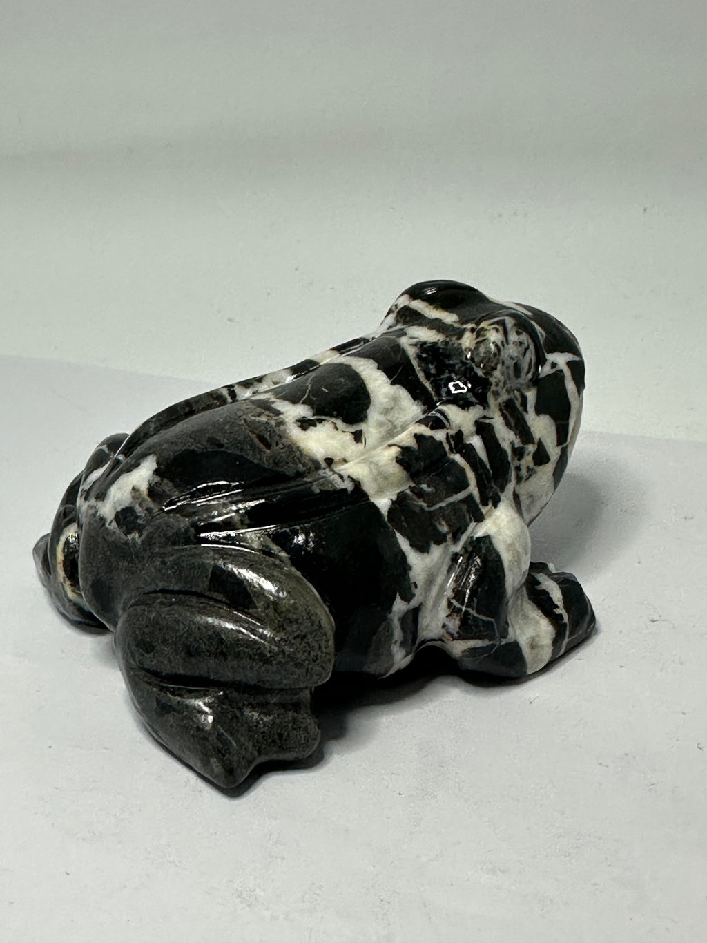 Zebra jasper frog carving