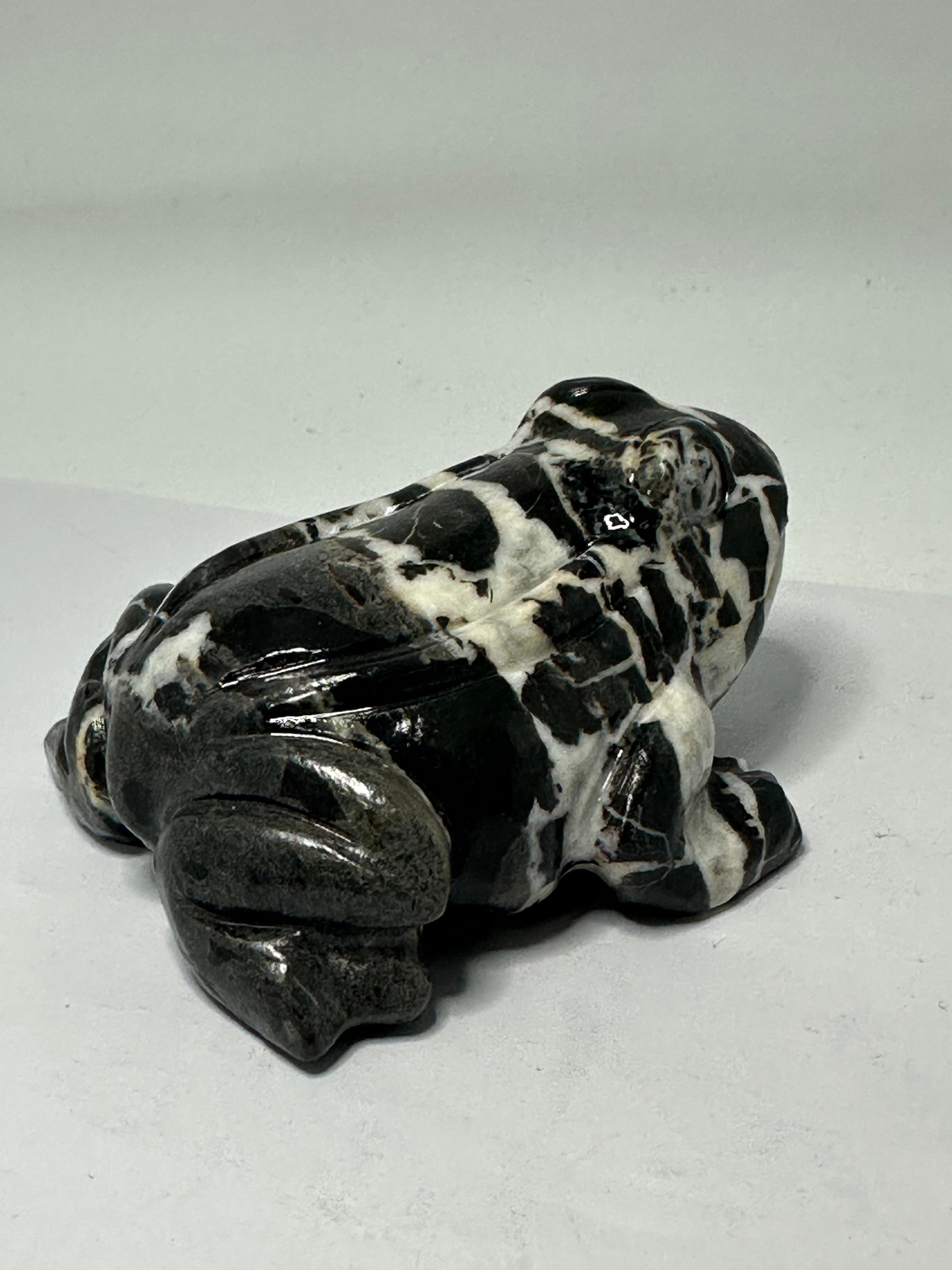 Zebra jasper frog carving