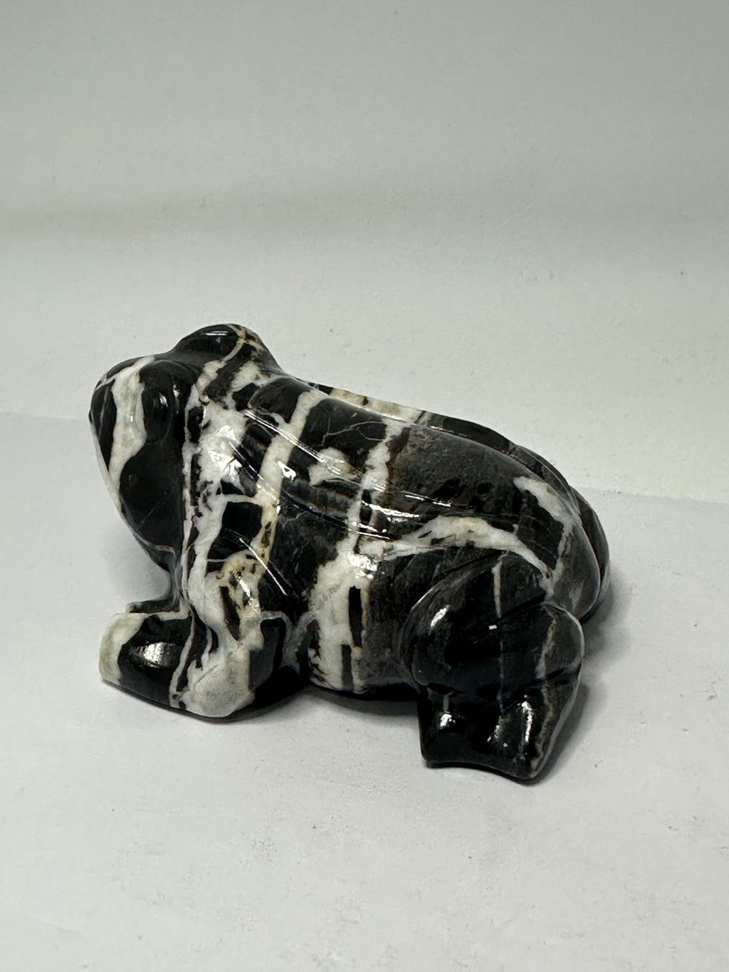 Zebra jasper frog carving