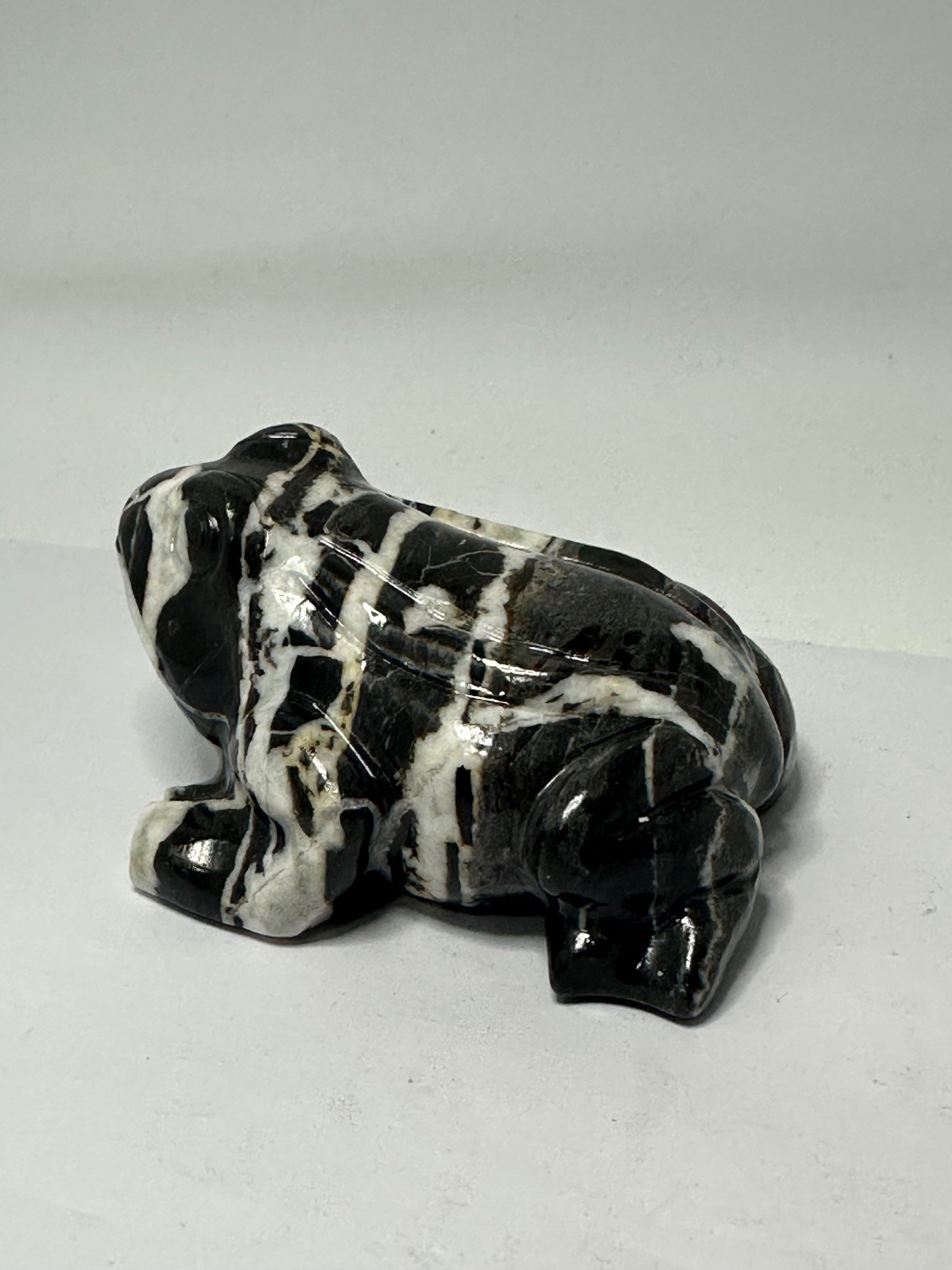 Zebra jasper frog carving