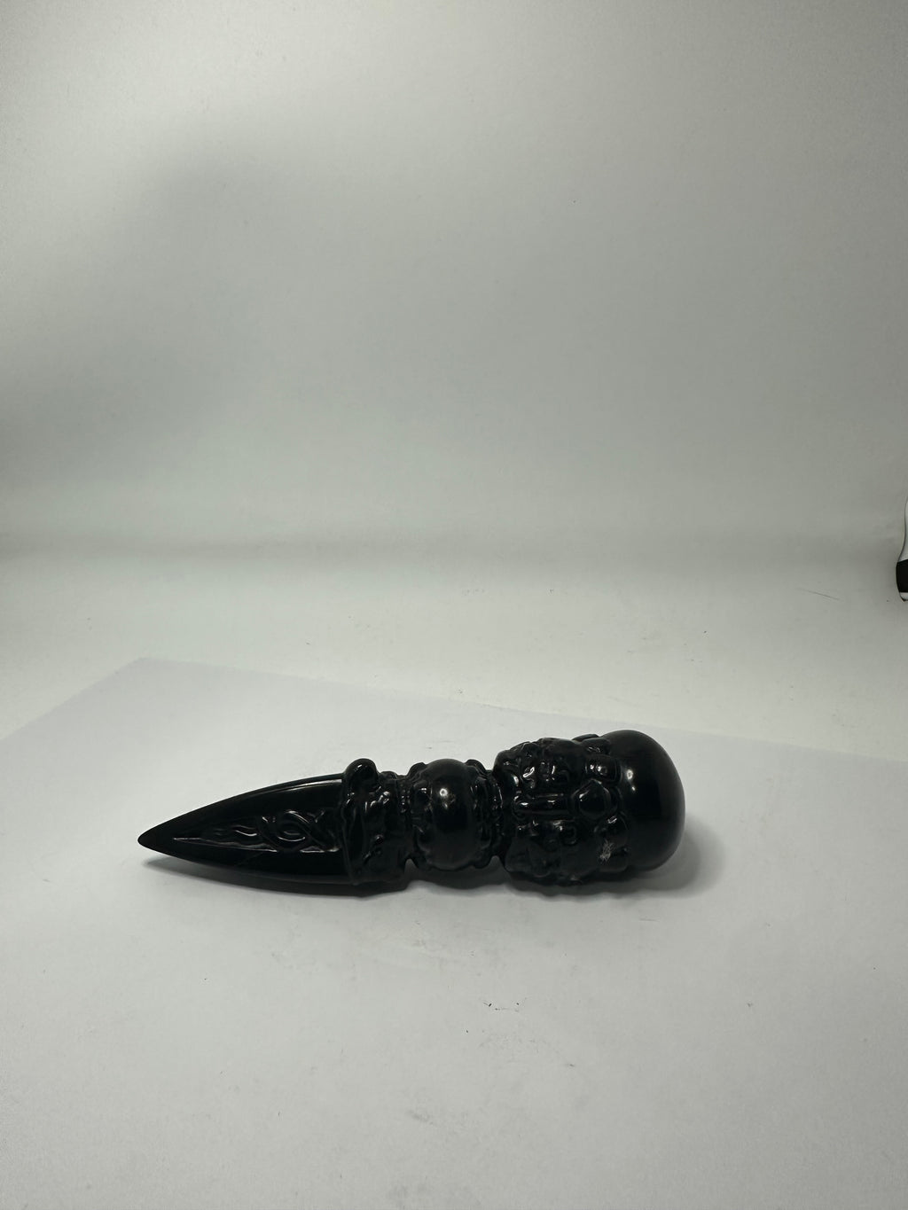 Black obsidian dagger