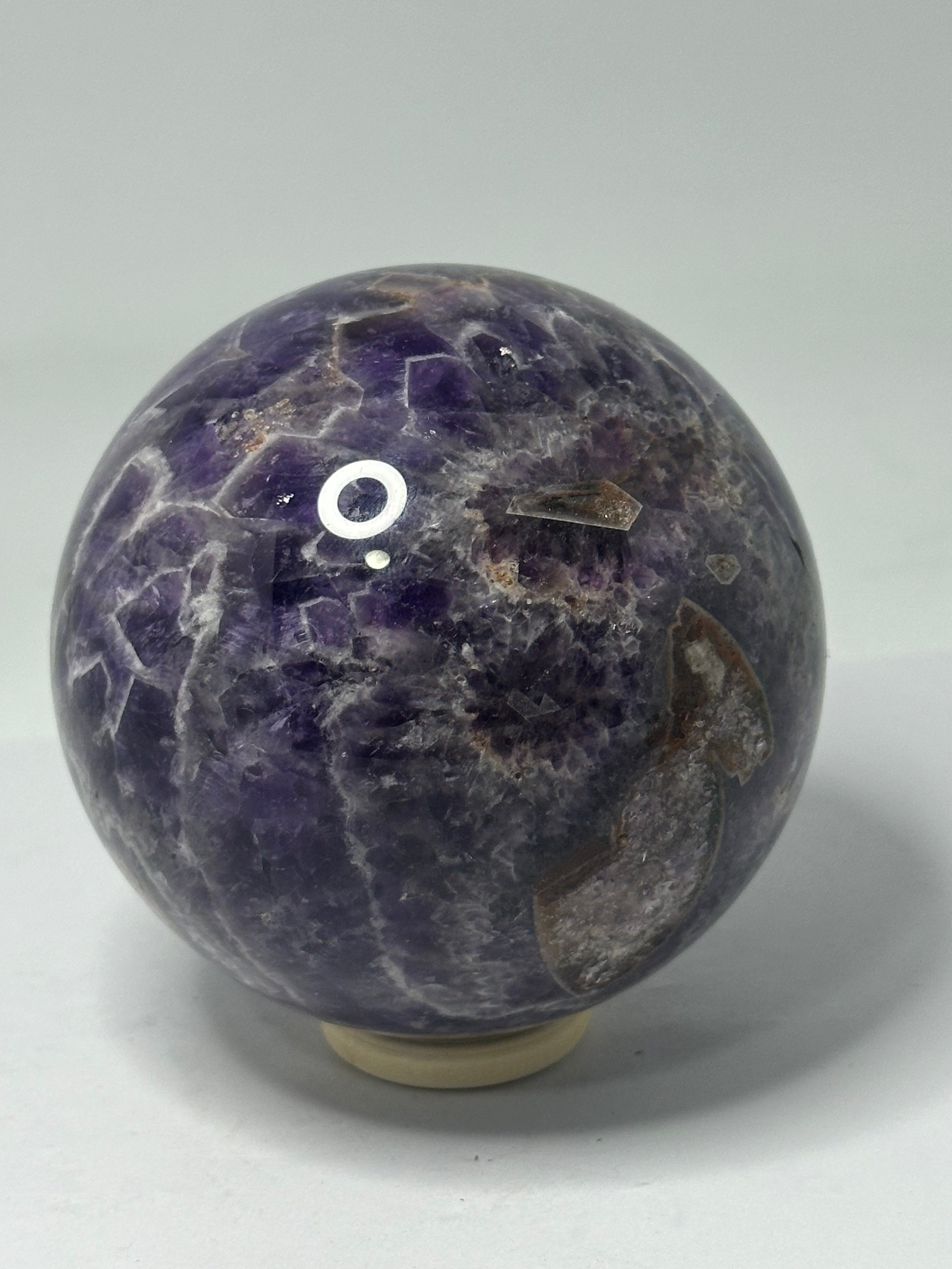 Dream Amethyst Sphere 706g – 80mm Diameter