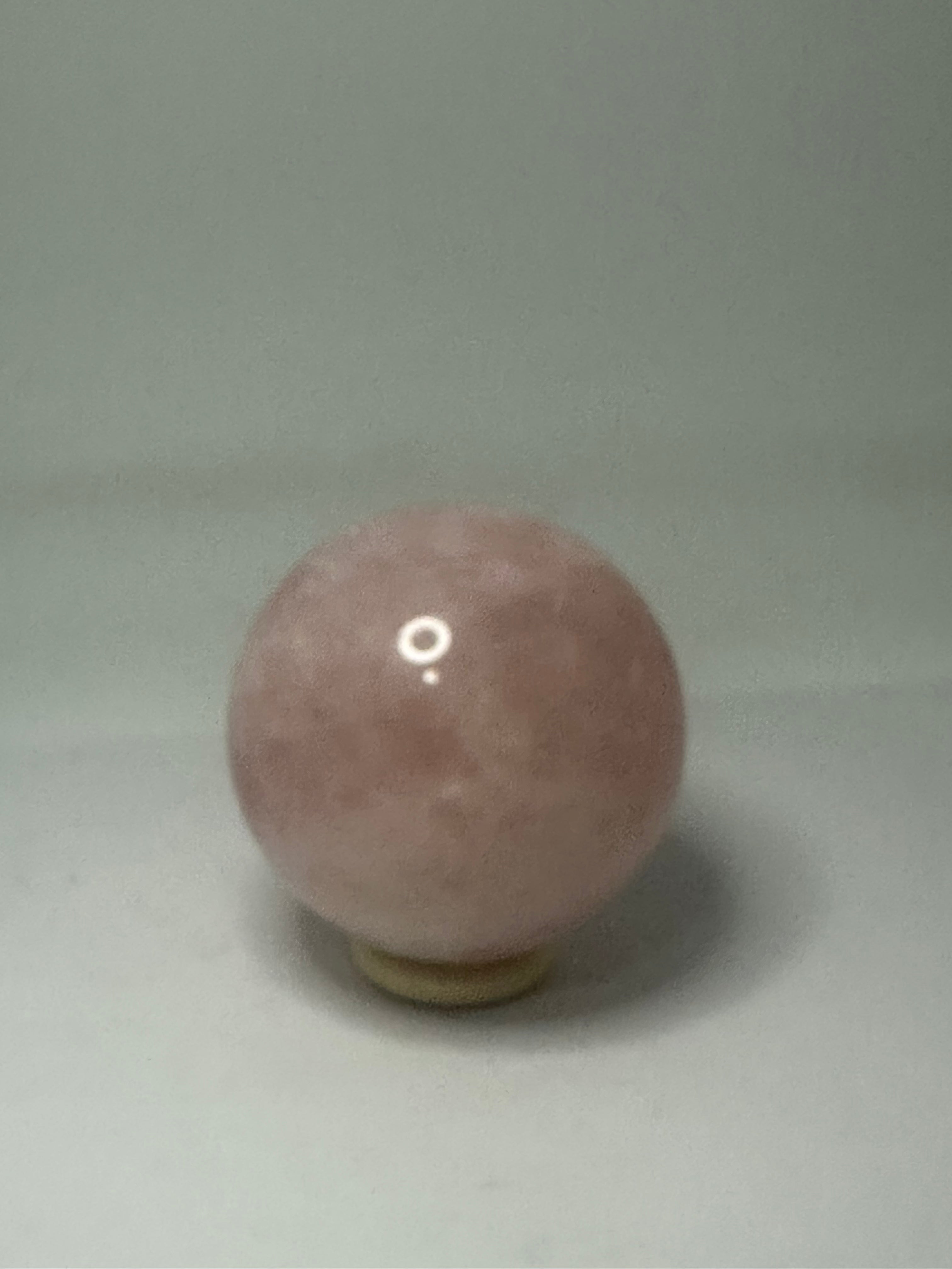 Rose Quartz Sphere 367g – 65mm Diameter