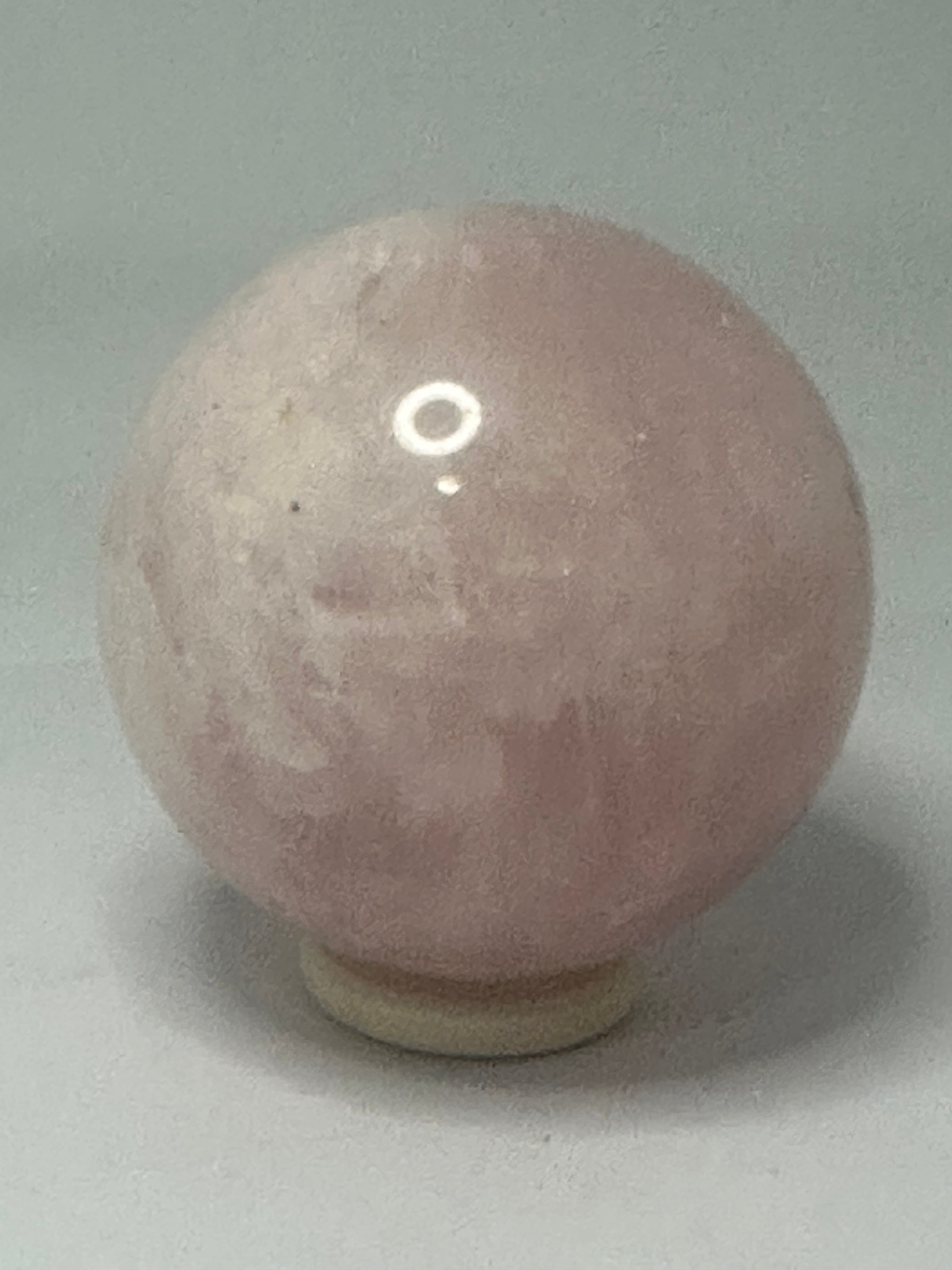 Rose Quartz Sphere 367g – 65mm Diameter