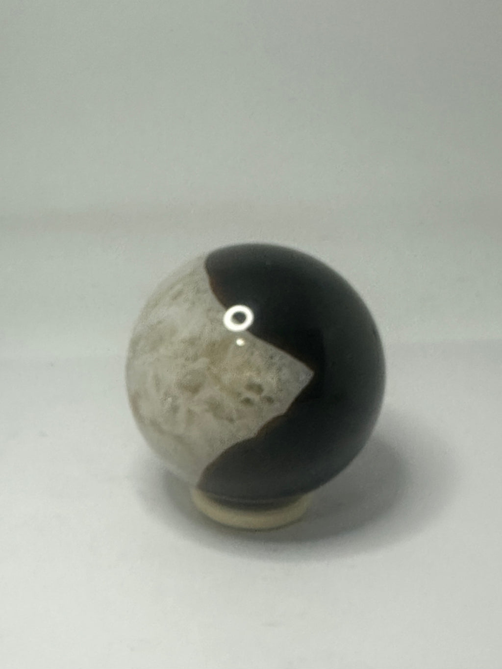 Black Agate Sphere 311g – 60mm Diameter