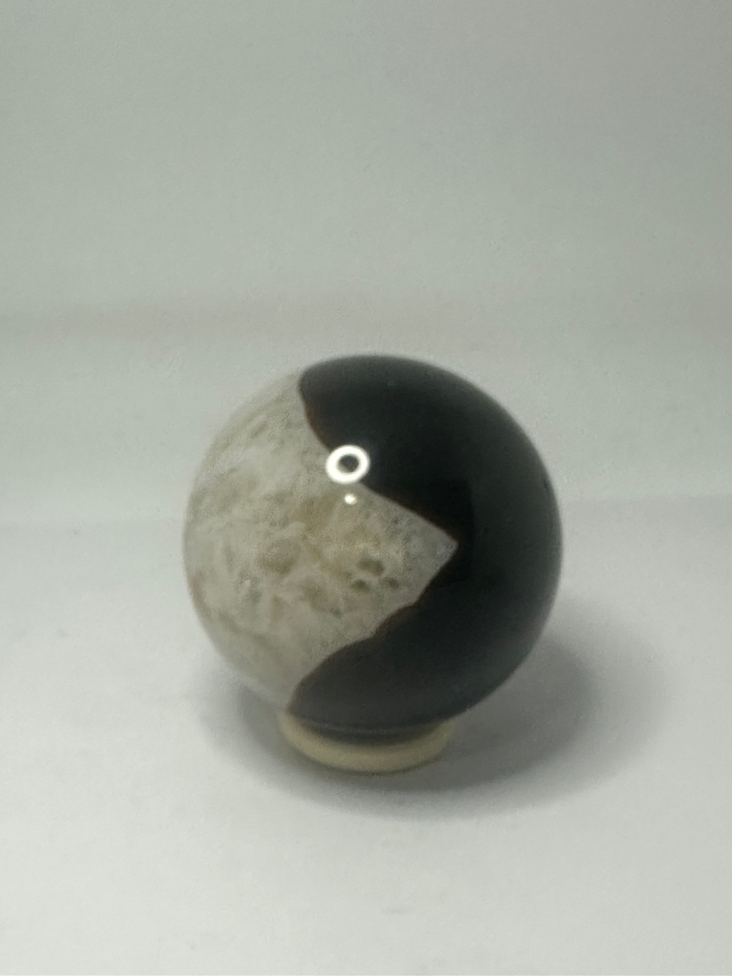 Black Agate Sphere 311g – 60mm Diameter