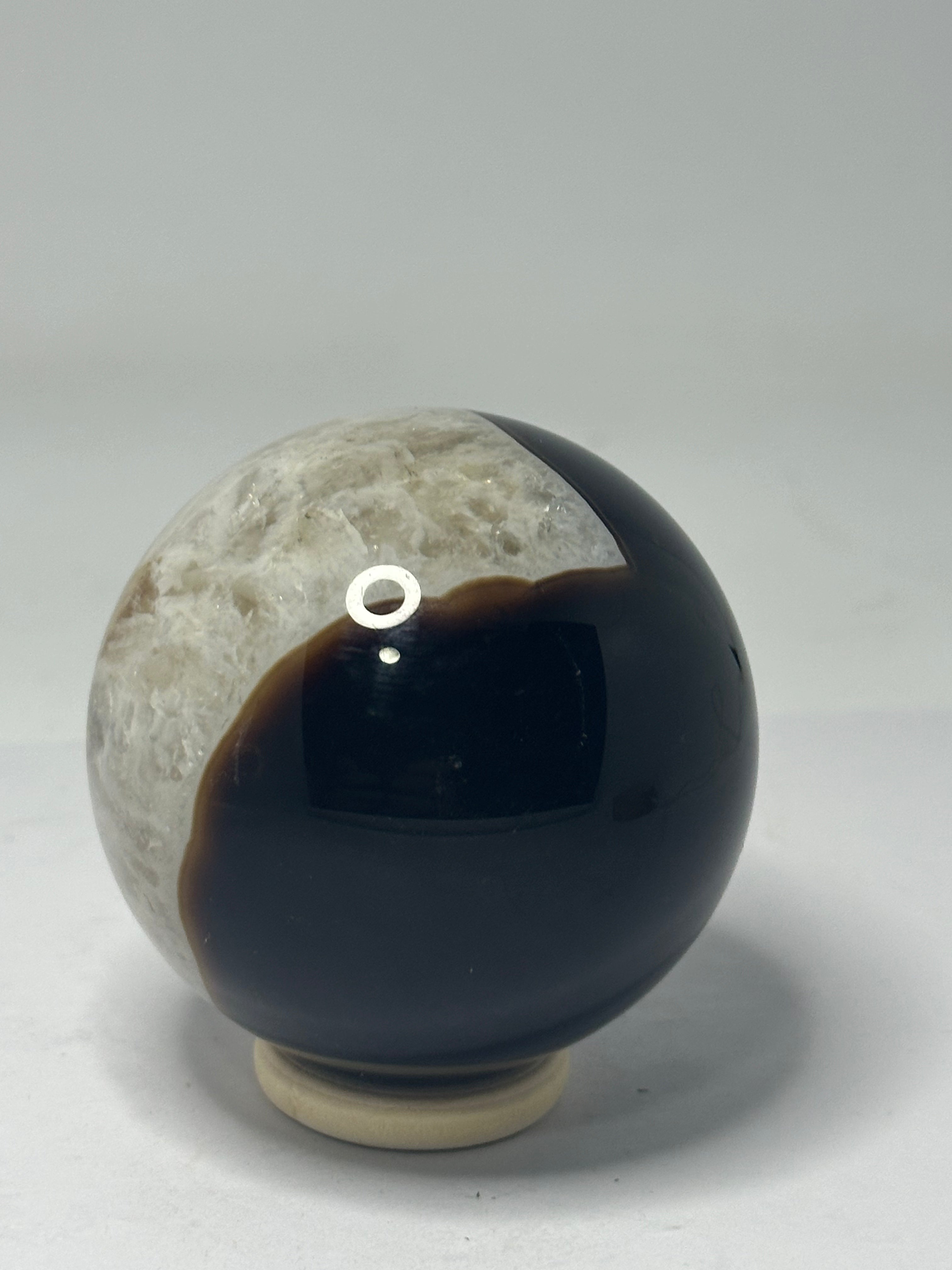 Black Agate Sphere 311g – 60mm Diameter