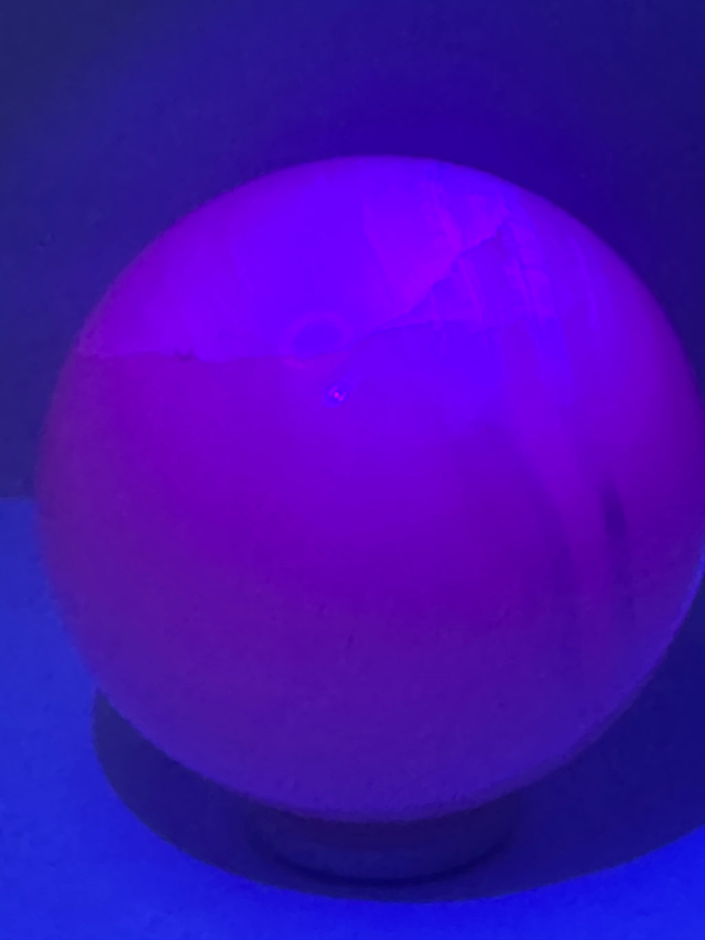 Mangano Calcite Sphere 451g – 69mm Diameter