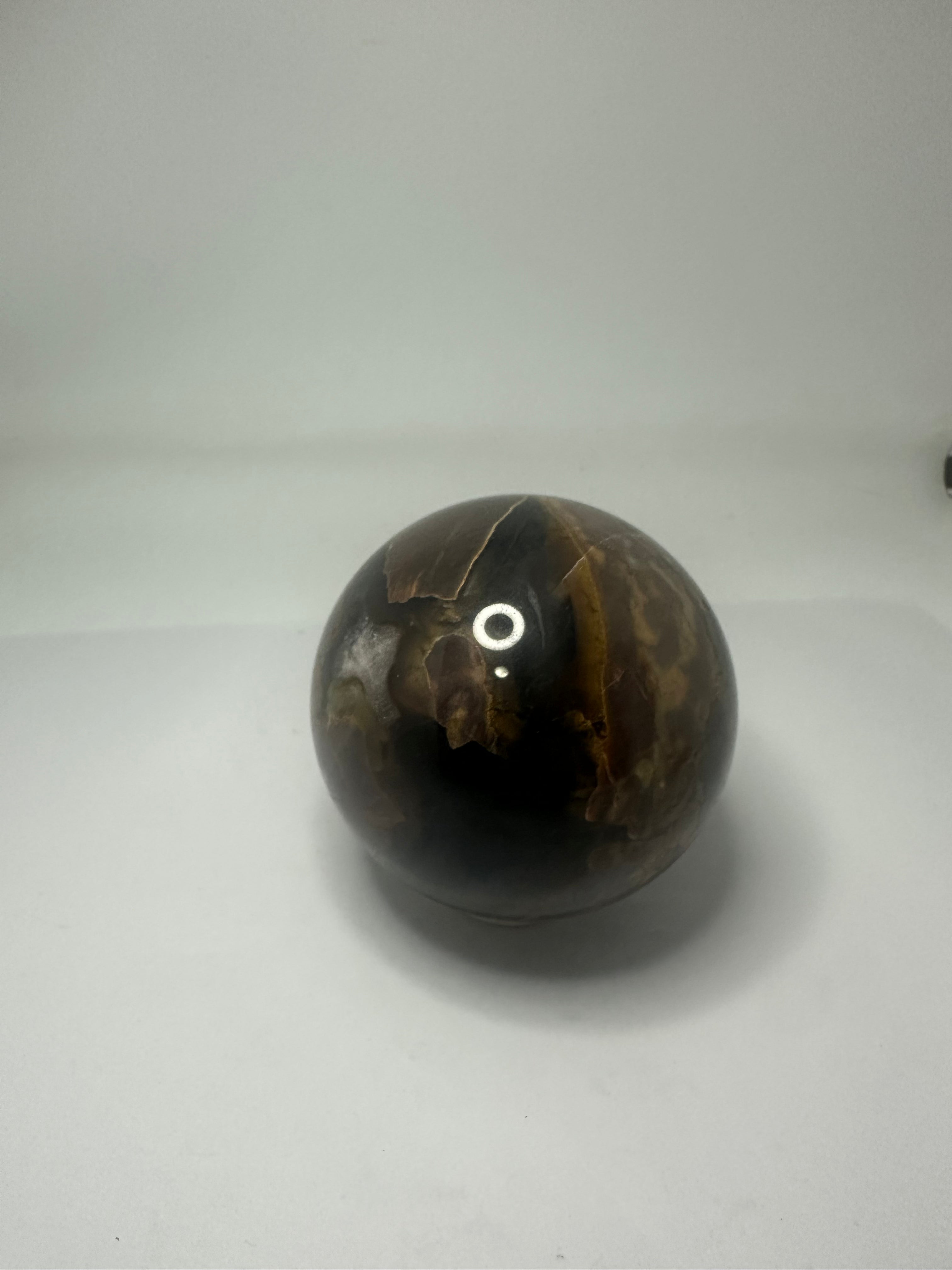 Football Agate Sphere 575g – 75mm Diameter