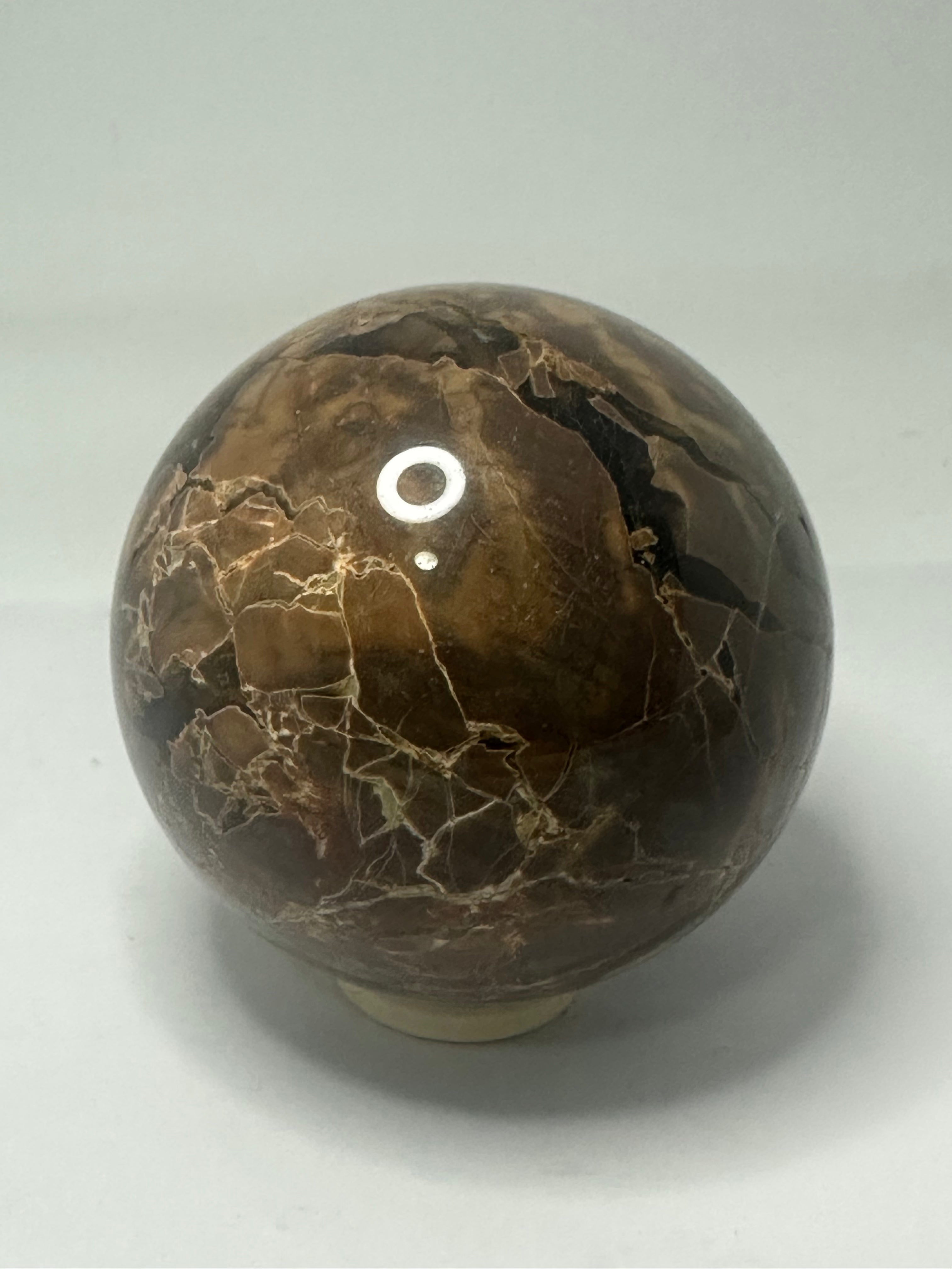 Football Agate Sphere 575g – 75mm Diameter