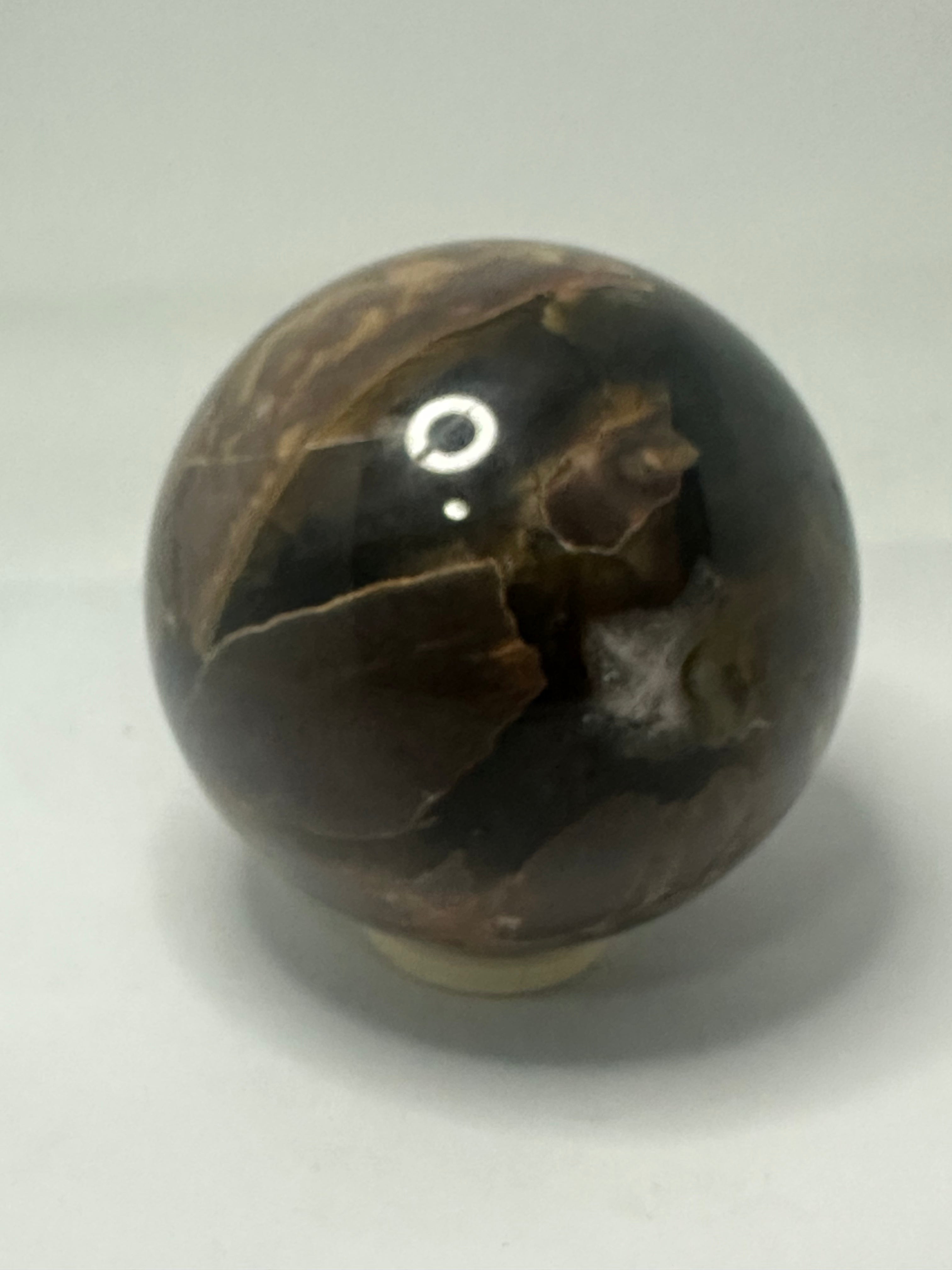 Football Agate Sphere 575g – 75mm Diameter