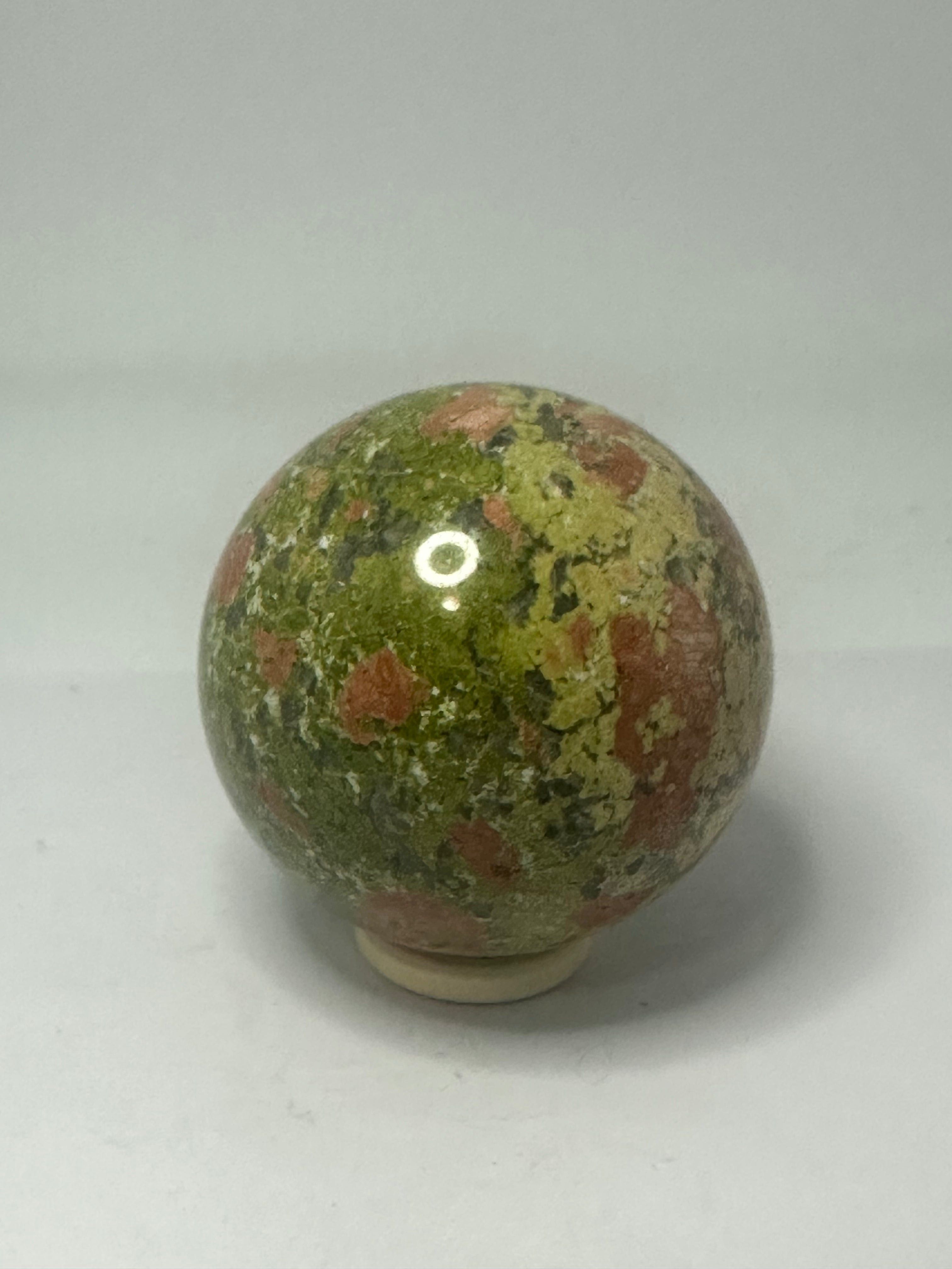 Unakite Sphere 443g – 67mm Diameter