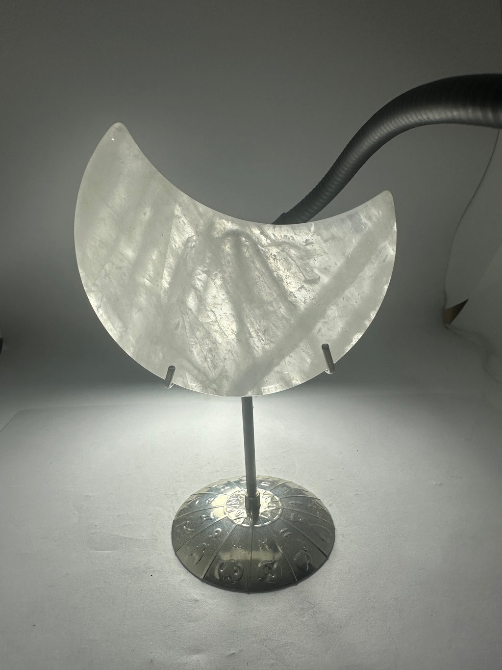 Clear Quartz Moon Carving – 126g