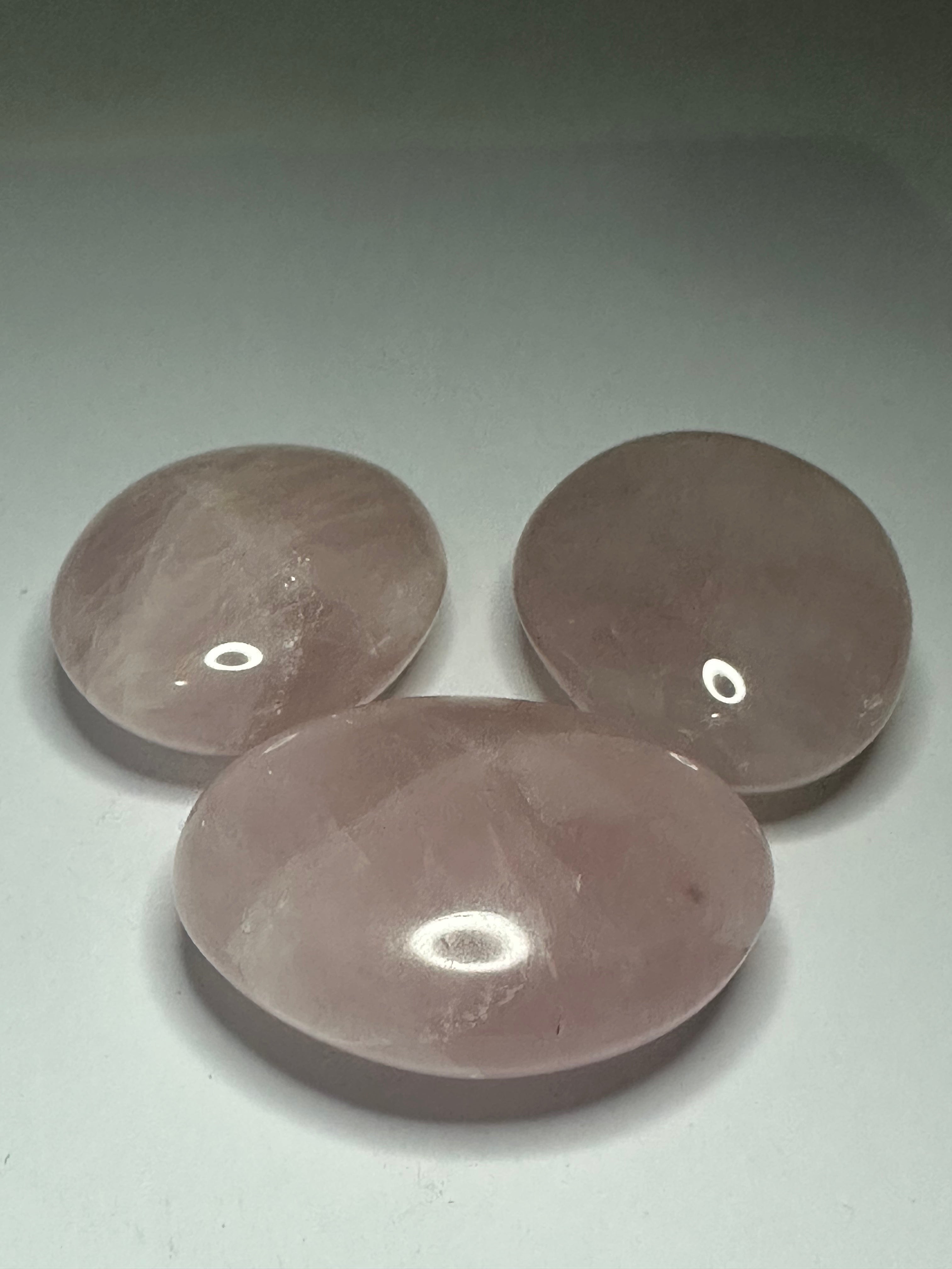 Rose Quartz Palm Stone – 60g