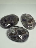 Dream Amethyst Palm Stone – 130g