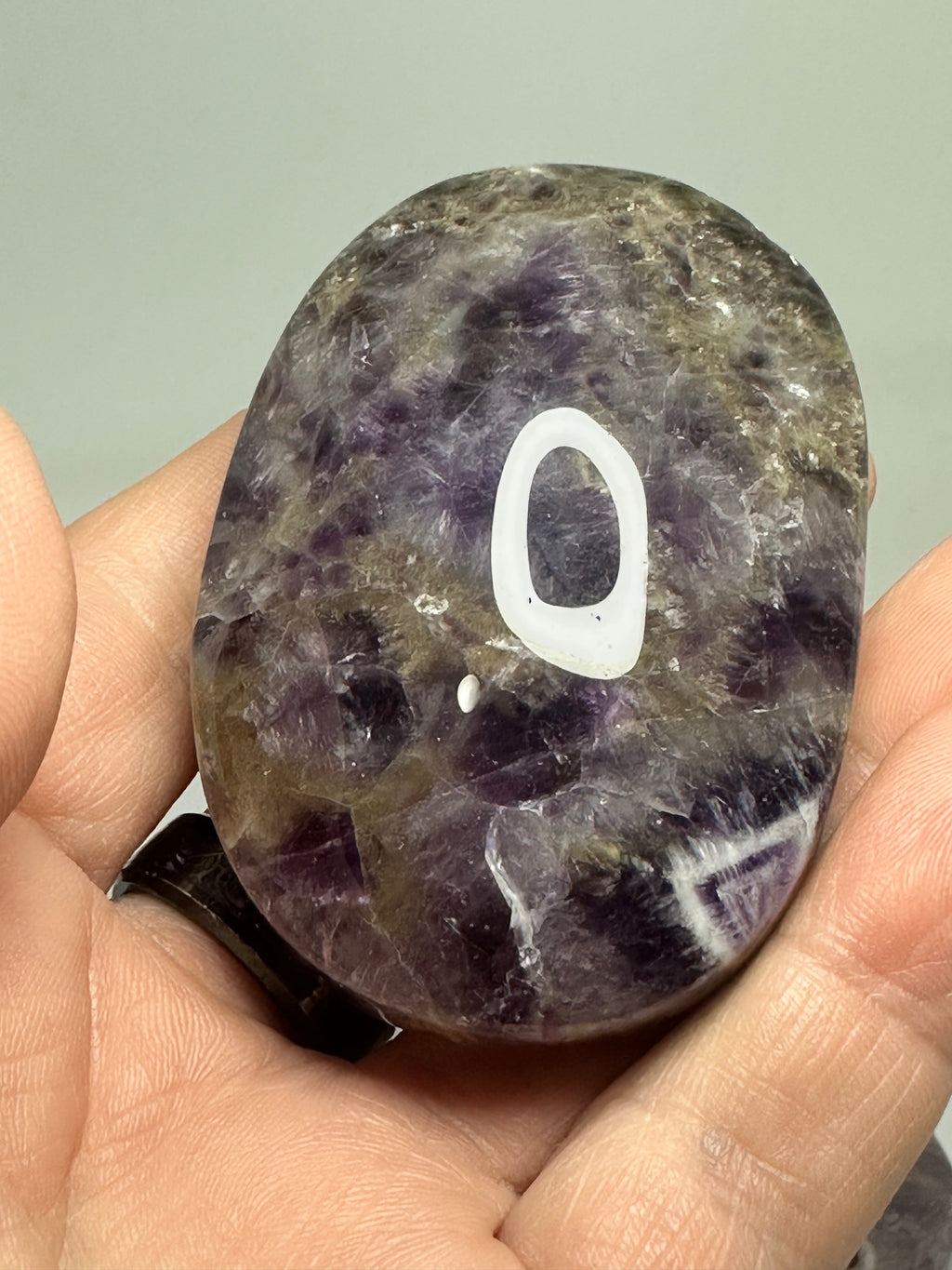 Dream Amethyst Palm Stone – 130g