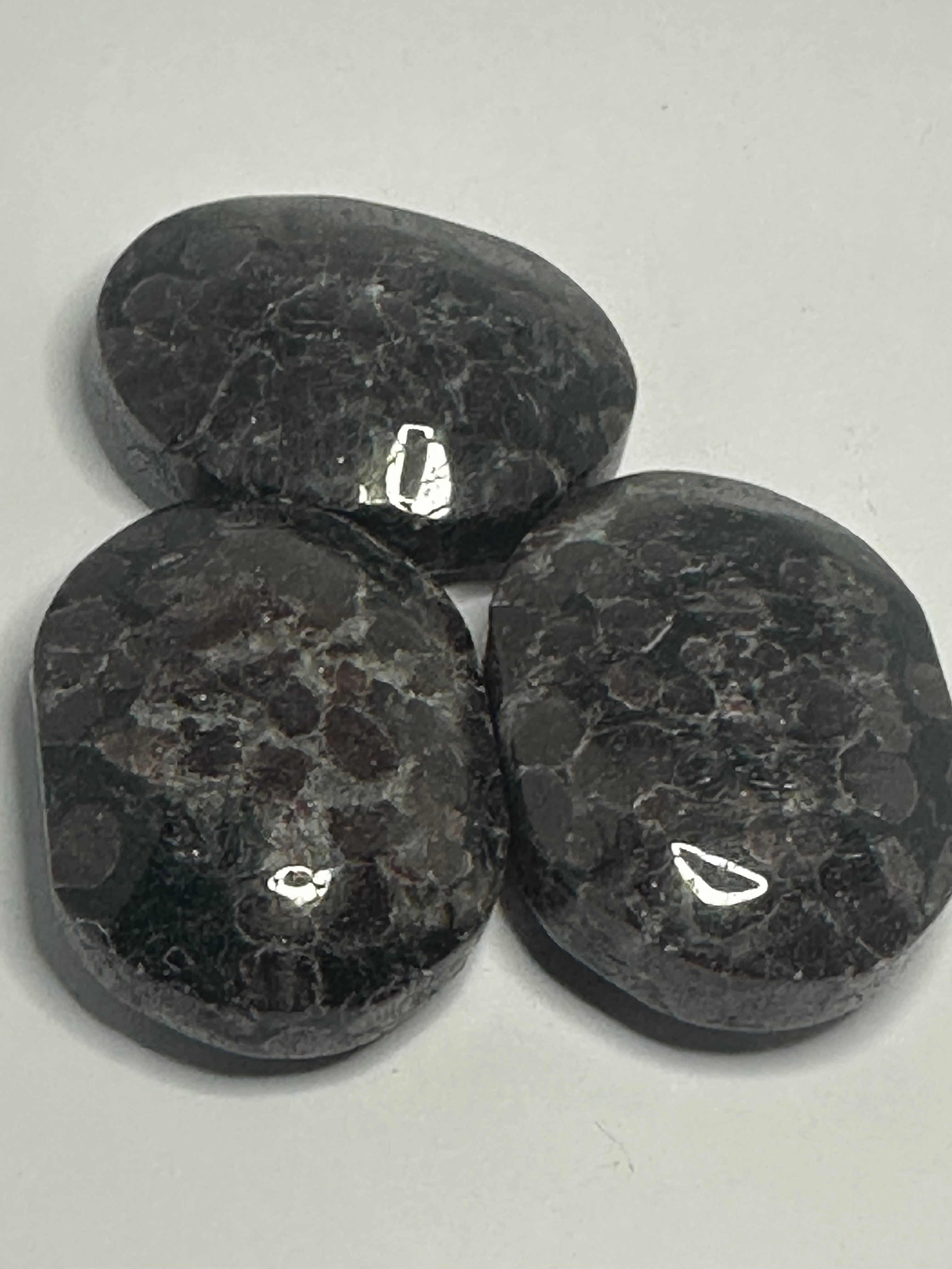 Garnet Palm Stone – 62g