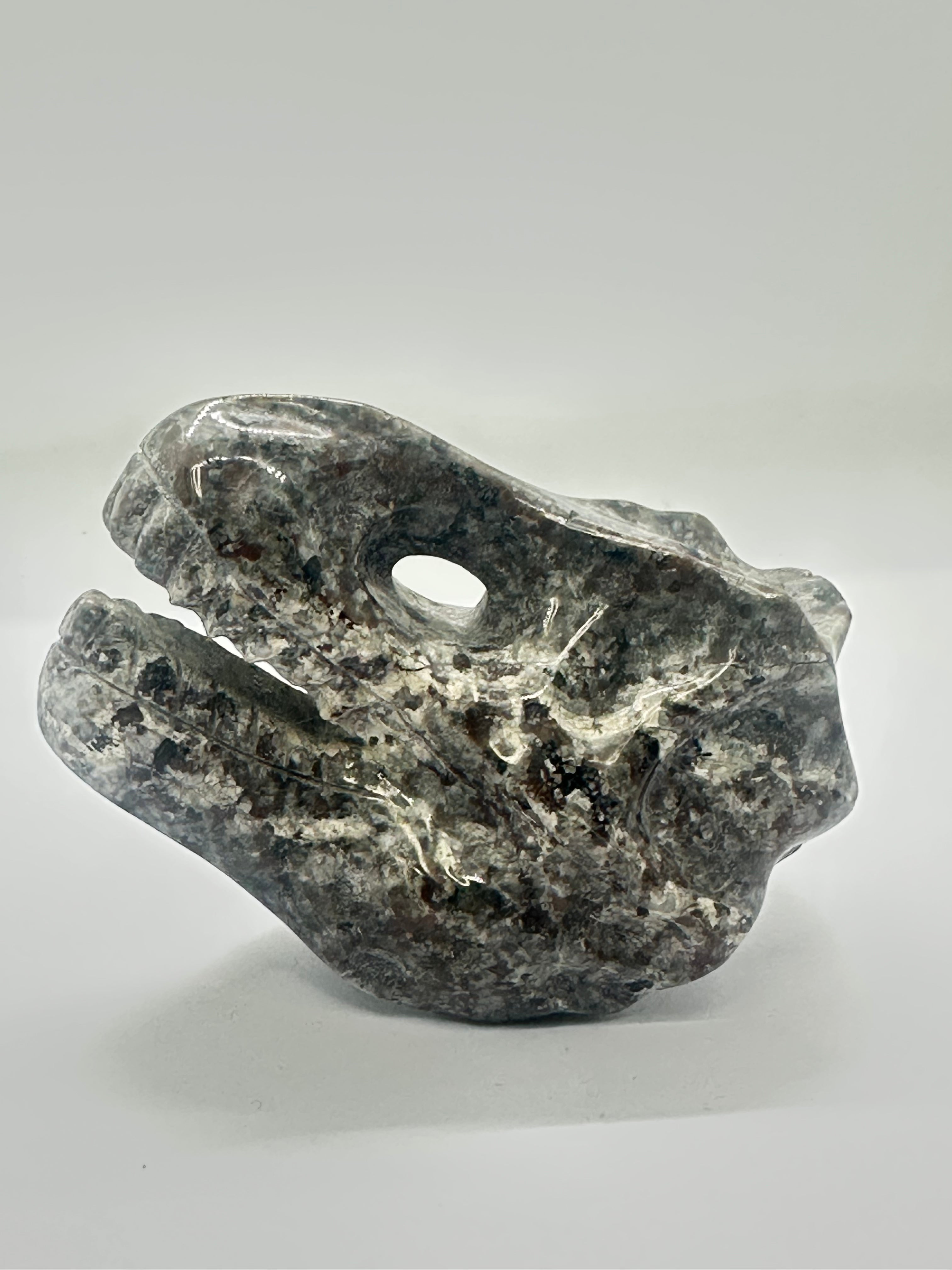 Yooperlite Dinosaur Head Carving – 415g