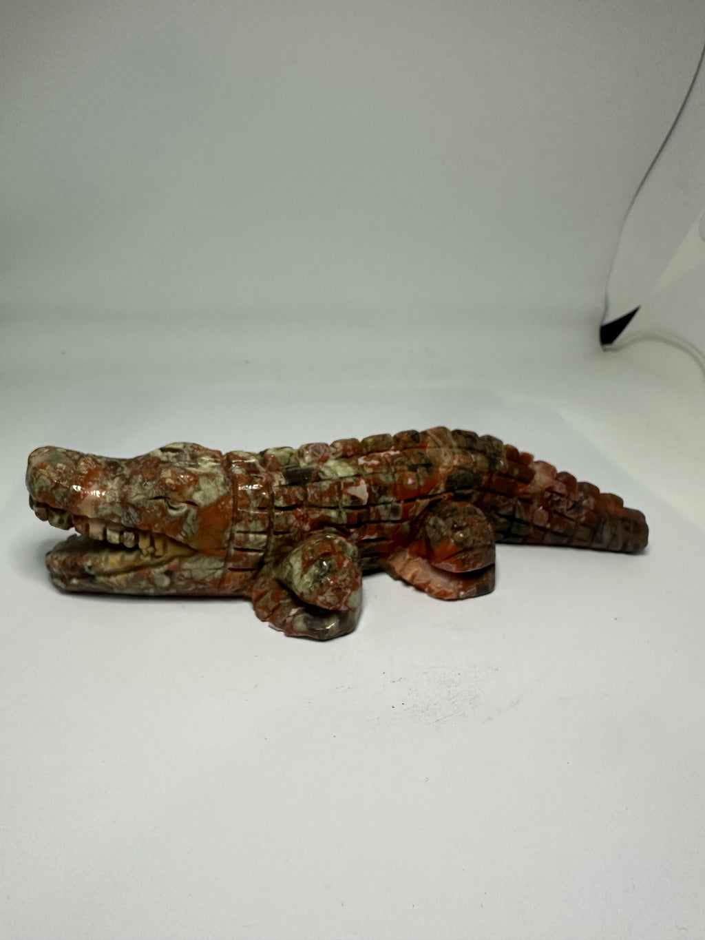Money Agate Crocodile Carving – 340g