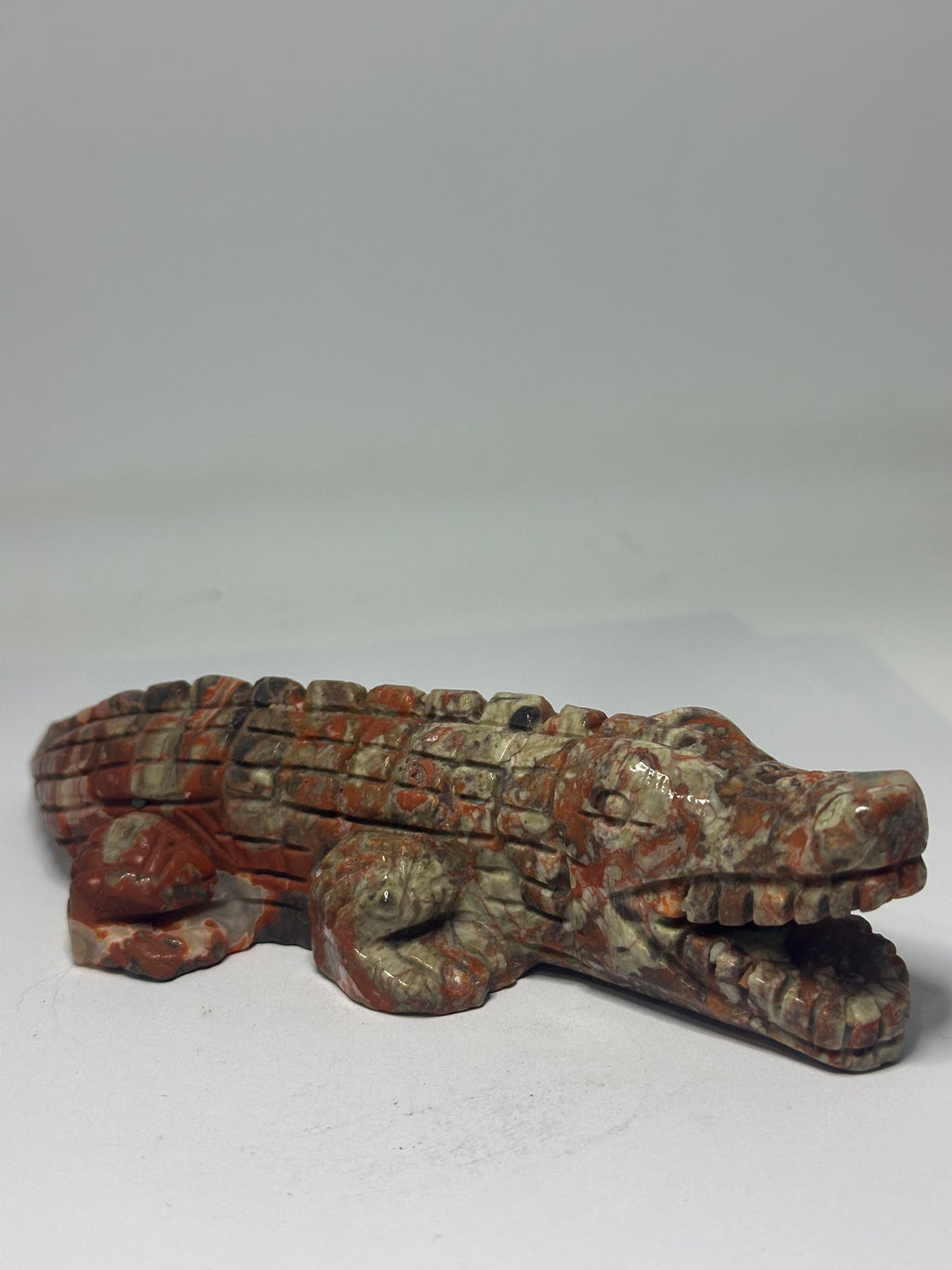 Money Agate Crocodile Carving – 340g