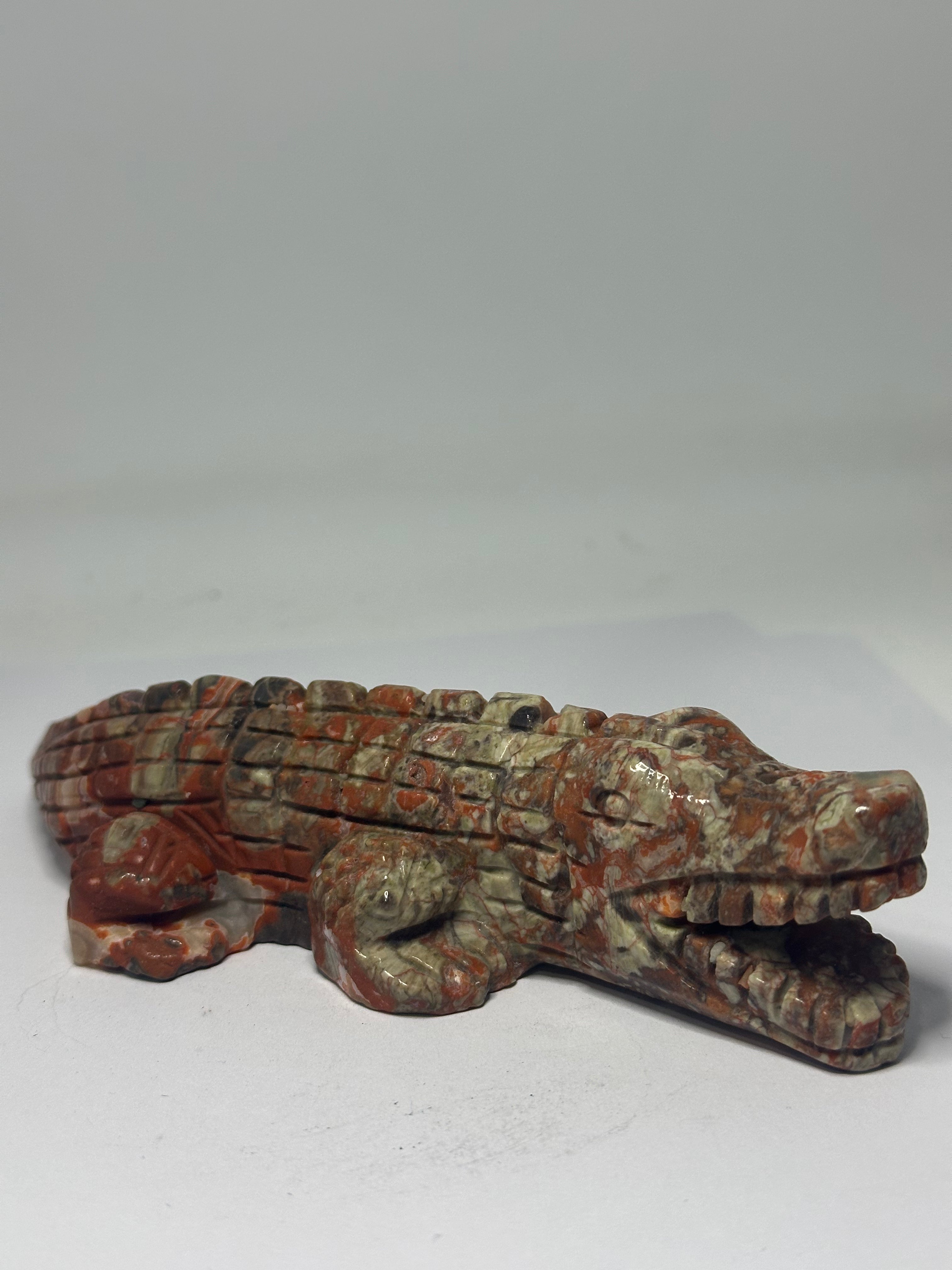 Money Agate Crocodile Carving – 340g