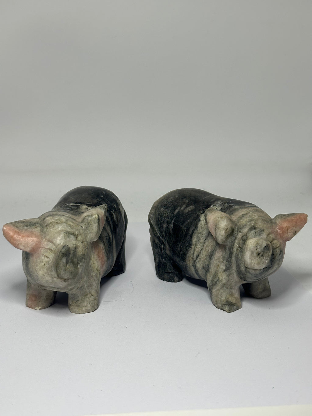 Sunstone Pig Carving – 566g