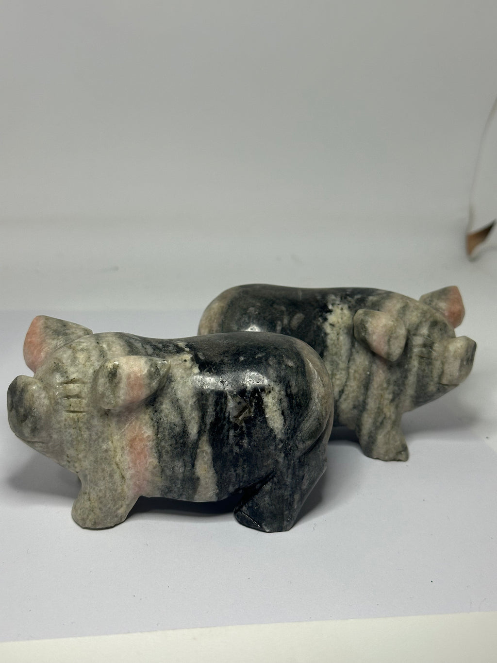 Sunstone Pig Carving – 566g