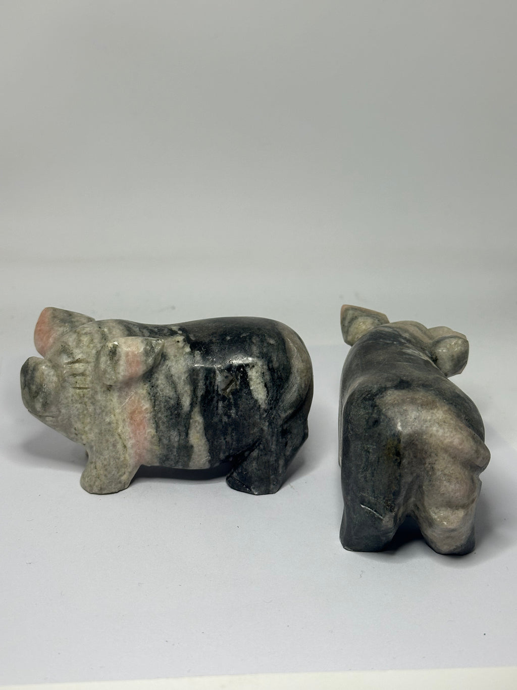 Sunstone Pig Carving – 566g