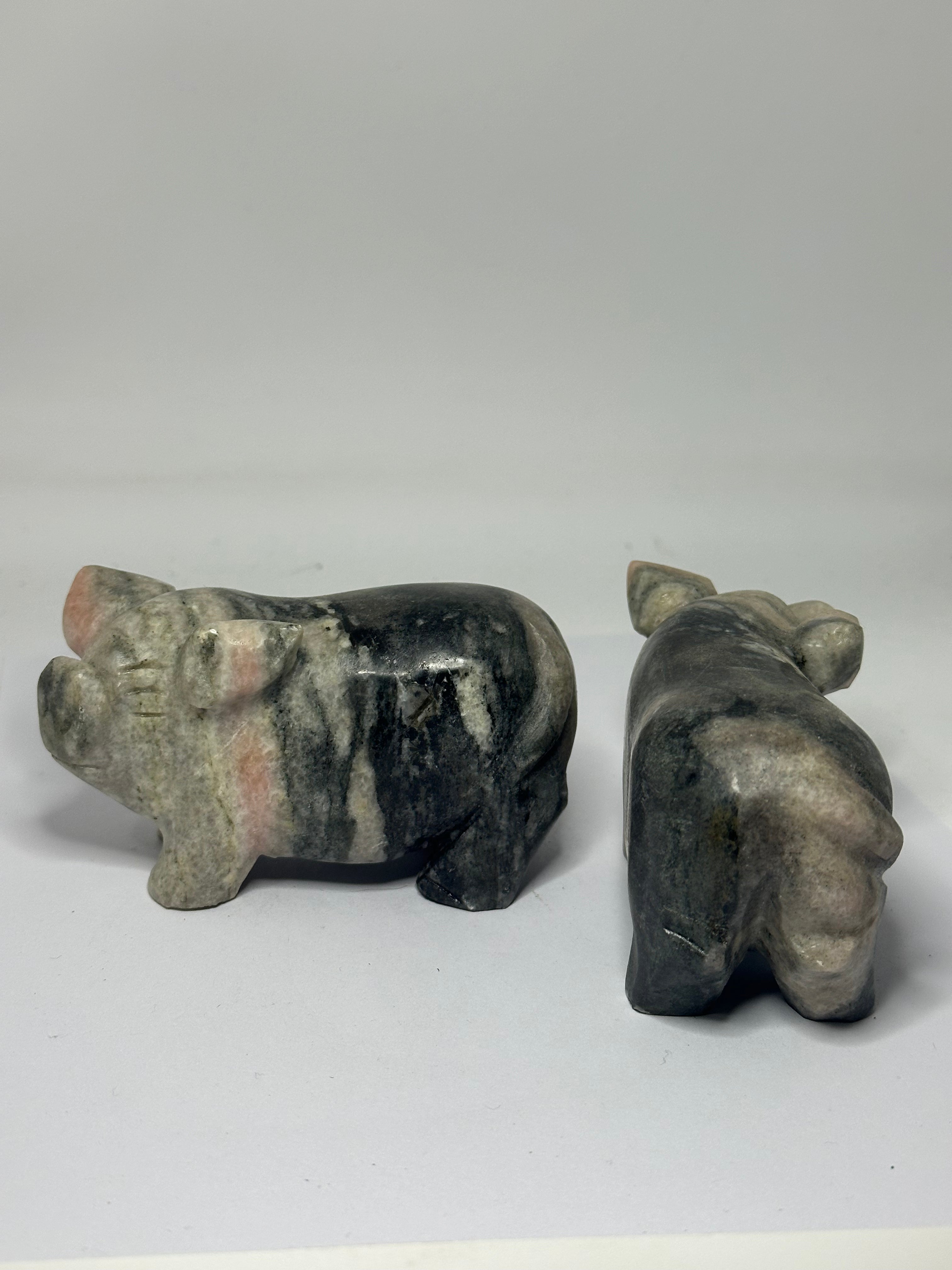 Sunstone Pig Carving – 566g