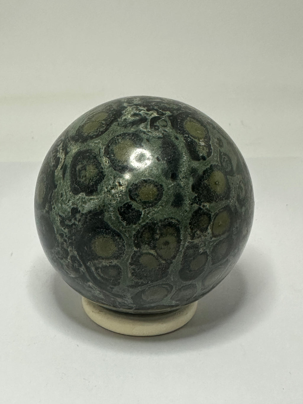 Kambaba Jasper Sphere – 511g