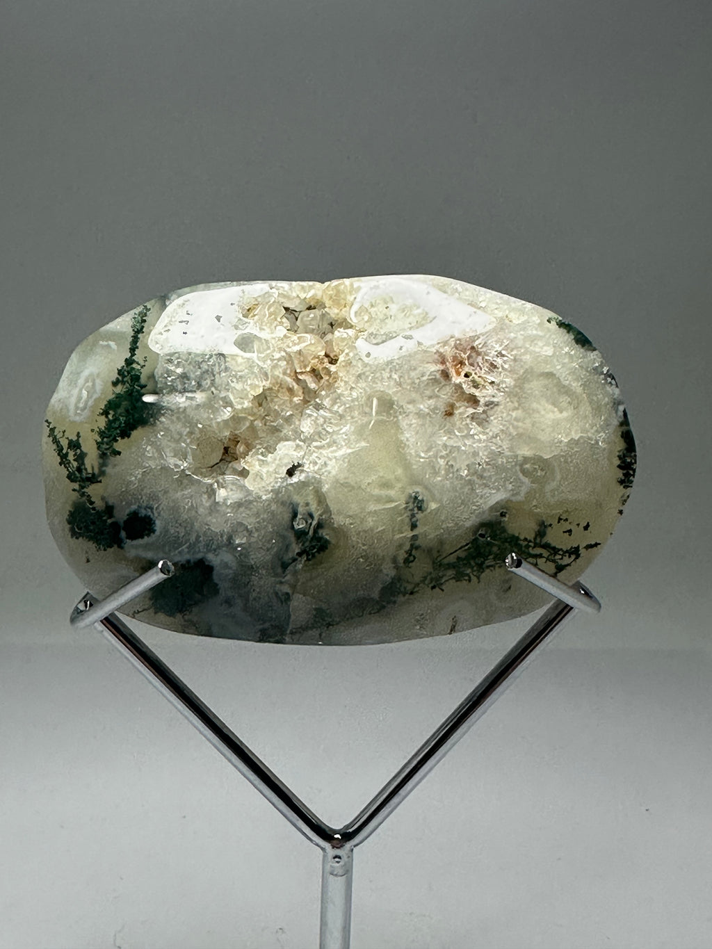 Moss Agate Palm Stone on Stand – 140g