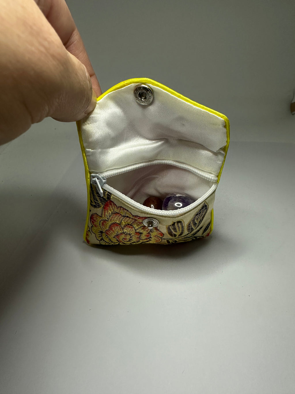 Golden Lined Tumble Pouch with Zip – 10g