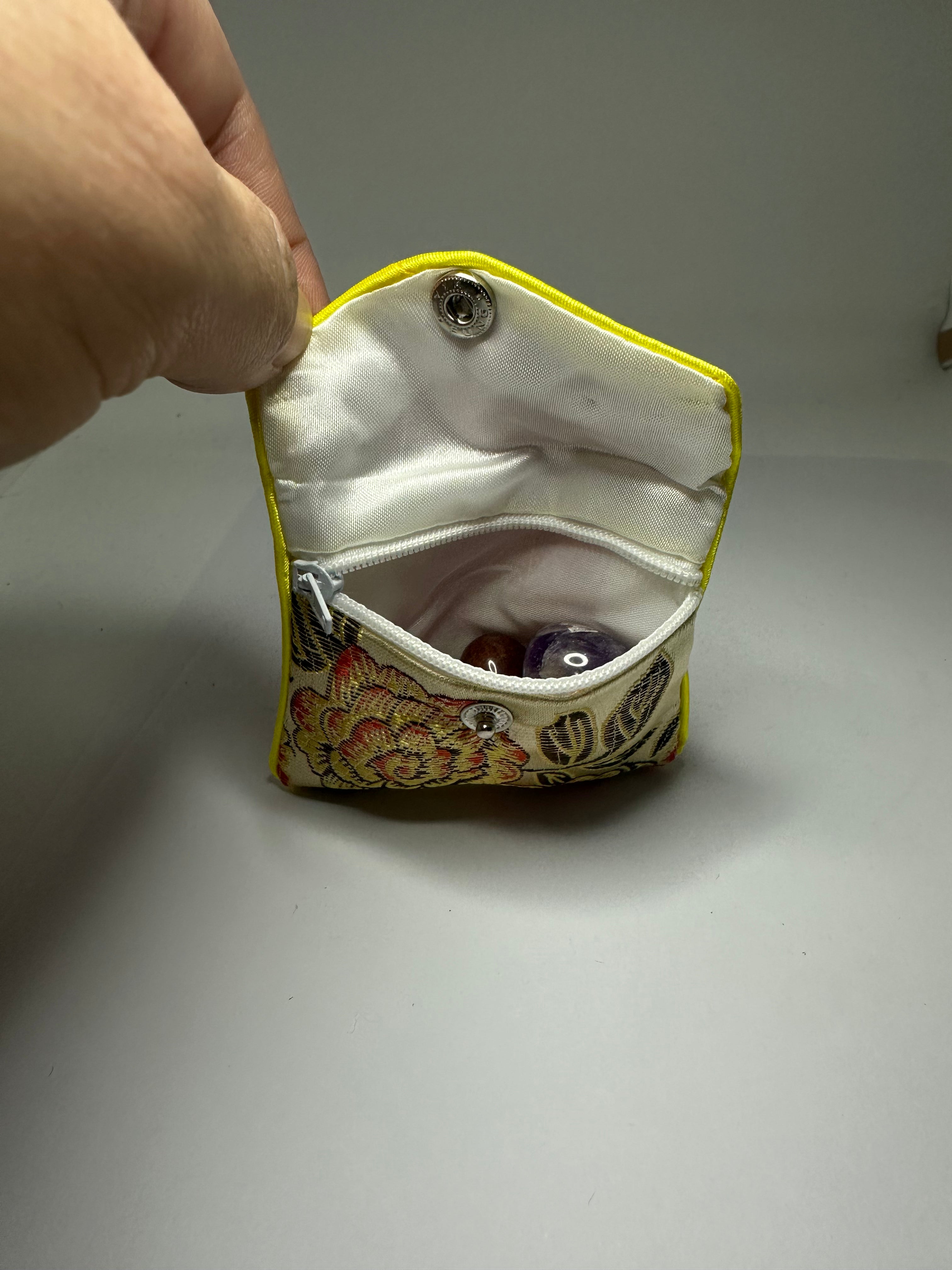 Golden Lined Tumble Pouch with Zip – 10g