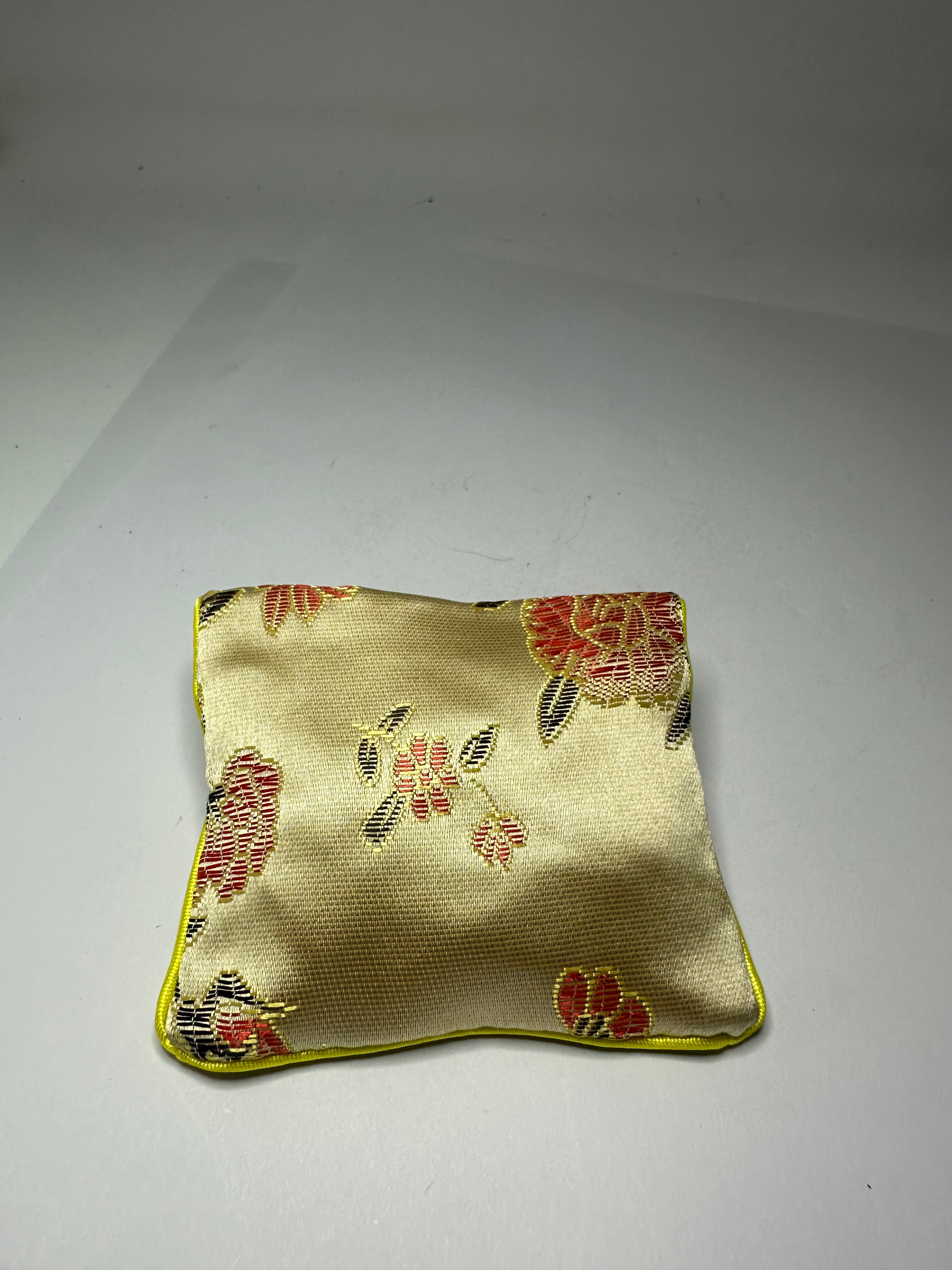 Golden Lined Tumble Pouch with Zip – 10g