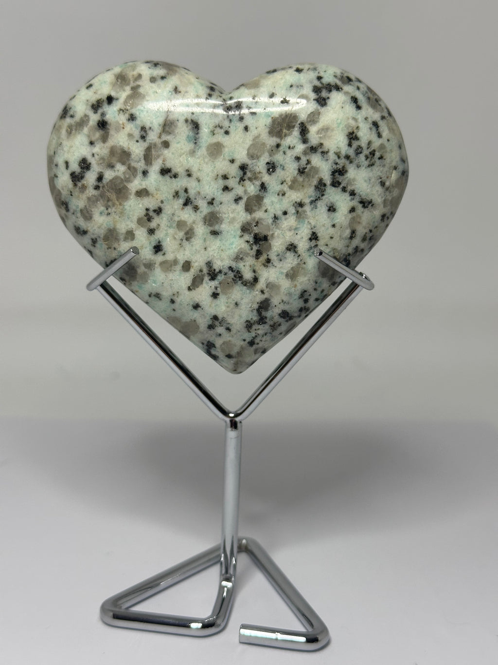 Kiwi Jasper Heart on Stand