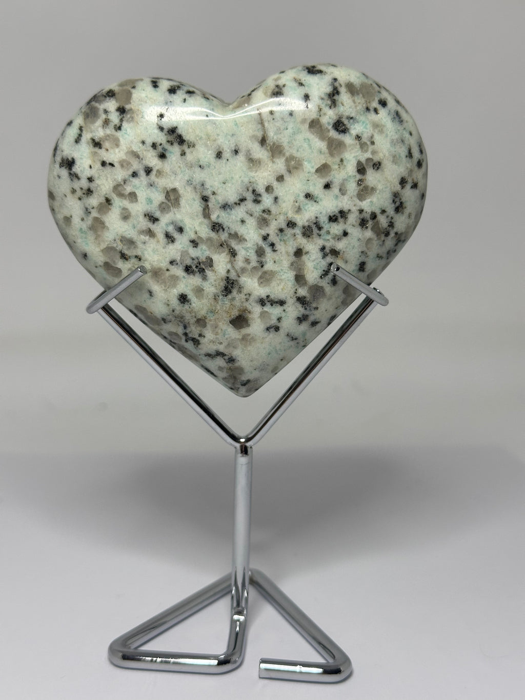 Kiwi Jasper Heart on Stand