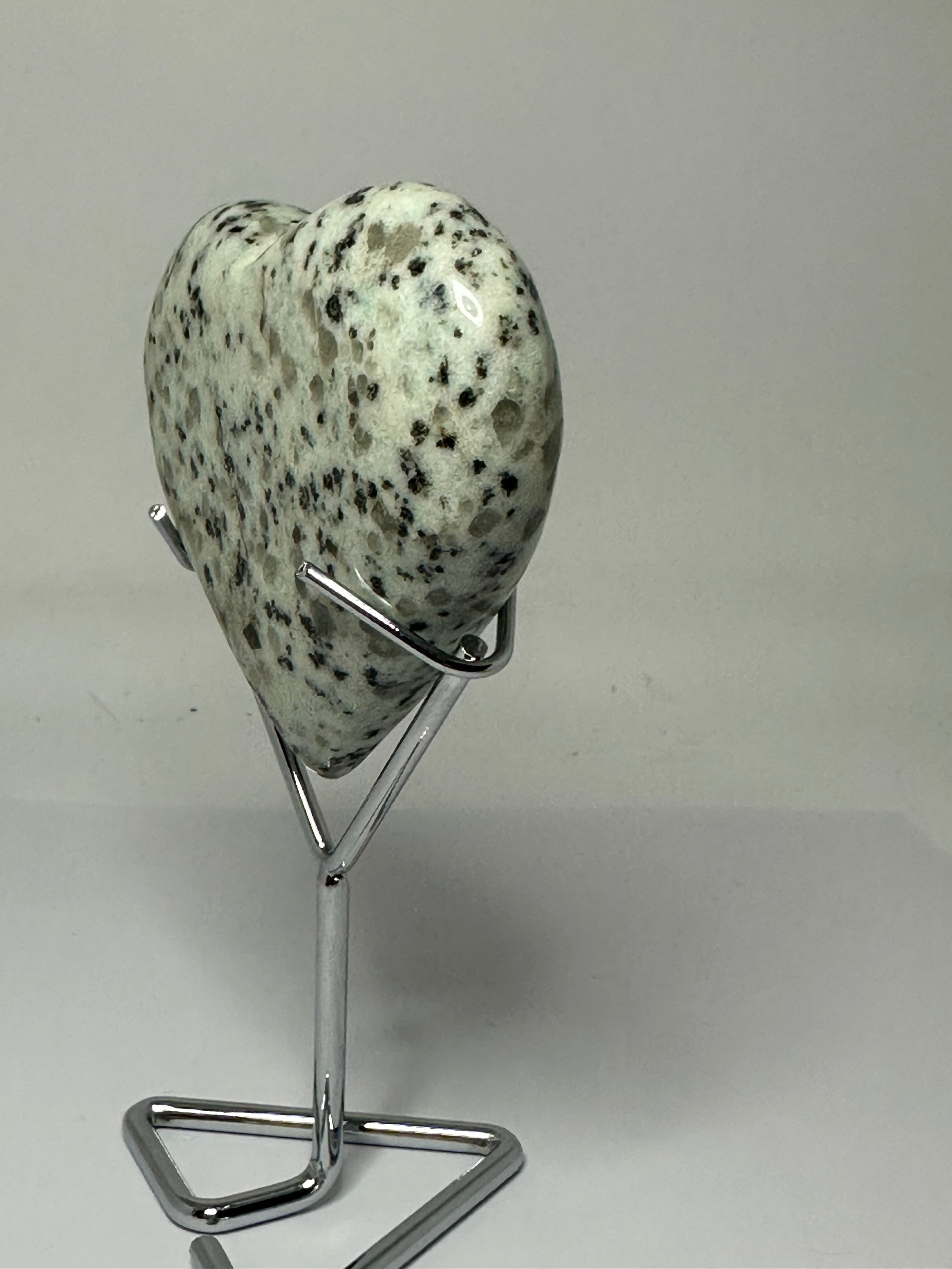 Kiwi Jasper Heart on Stand