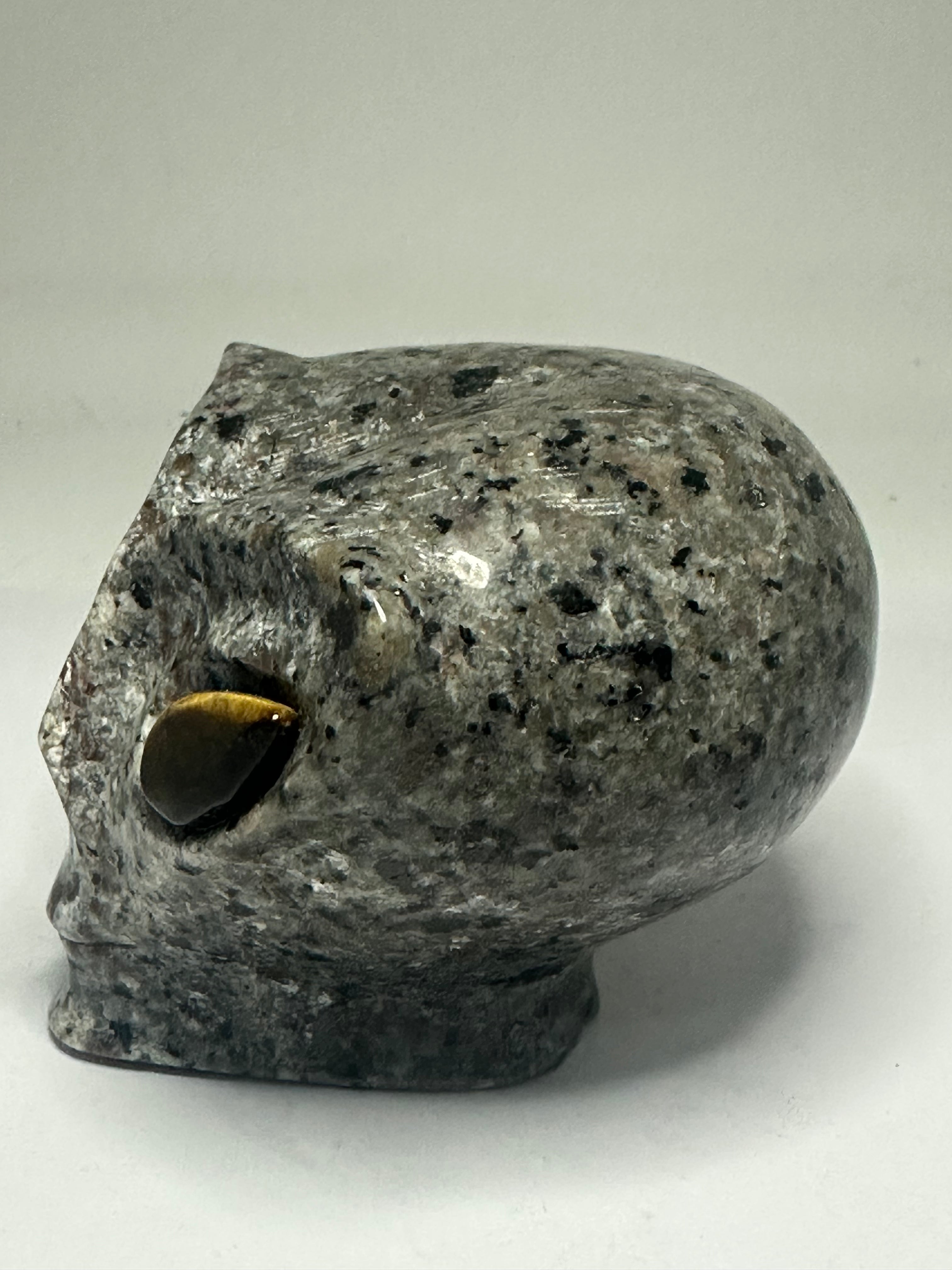 Yooperlite Alien Head Carving with Tiger’s Eye Eyes – 492g